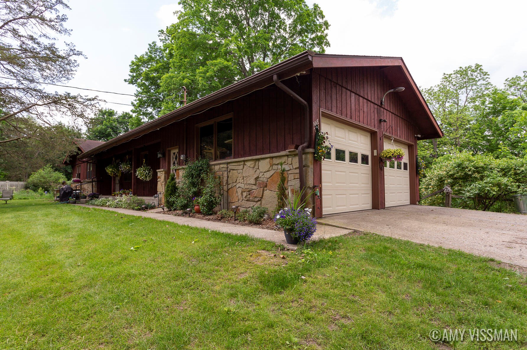 910 Thornapple River Dr, Ada, MI 49301-9301