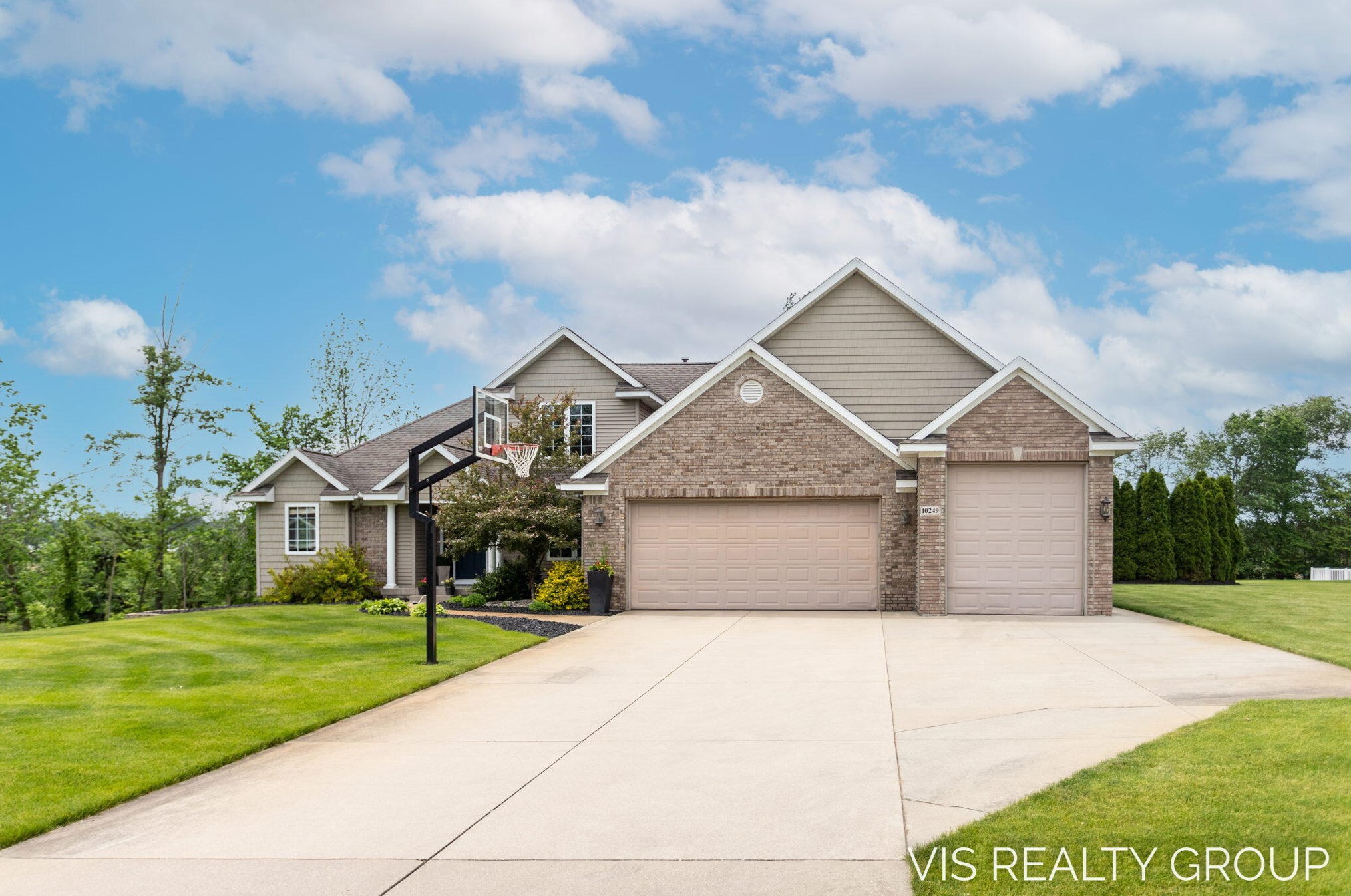 10249 Jane Dr, Allendale, MI 49401-8006