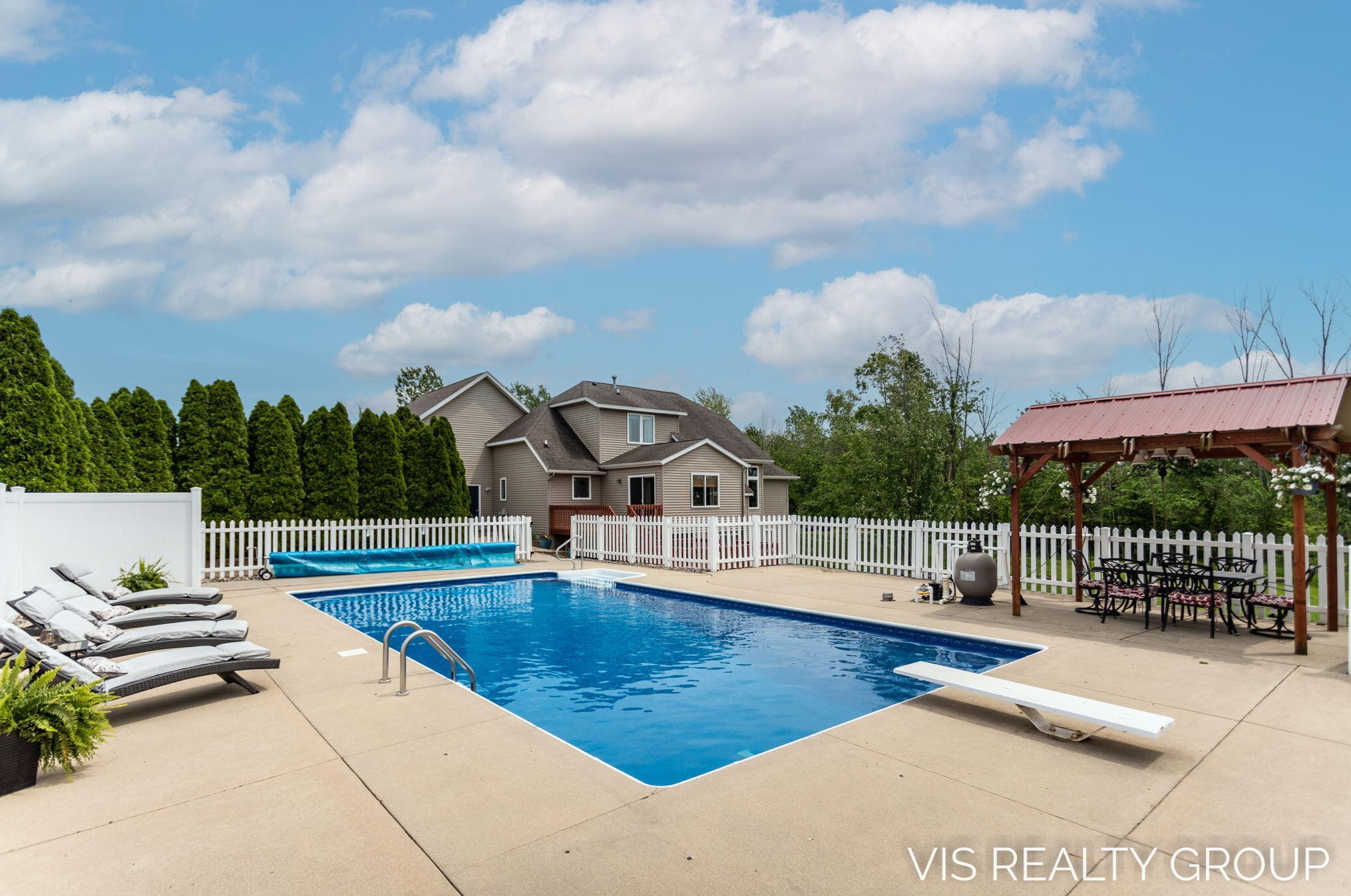 10249 Jane Dr, Allendale MI 49401-8082 exterior