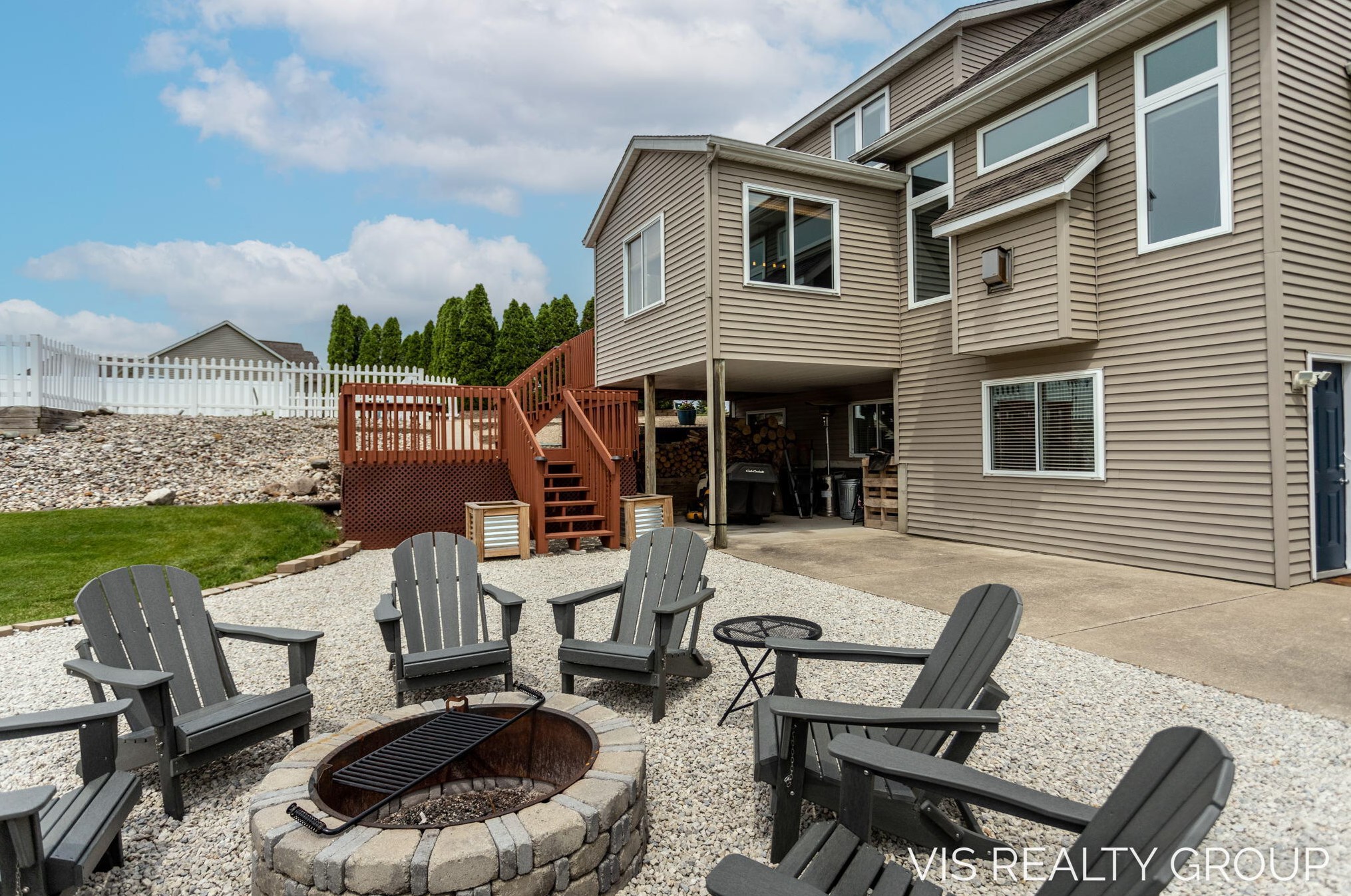 10249 Jane Dr, Allendale MI 49401-8082 exterior