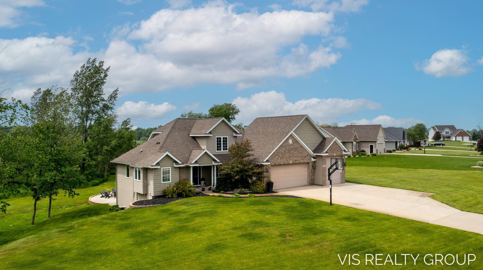 10249 Jane Dr, Allendale MI 49401-8082 exterior