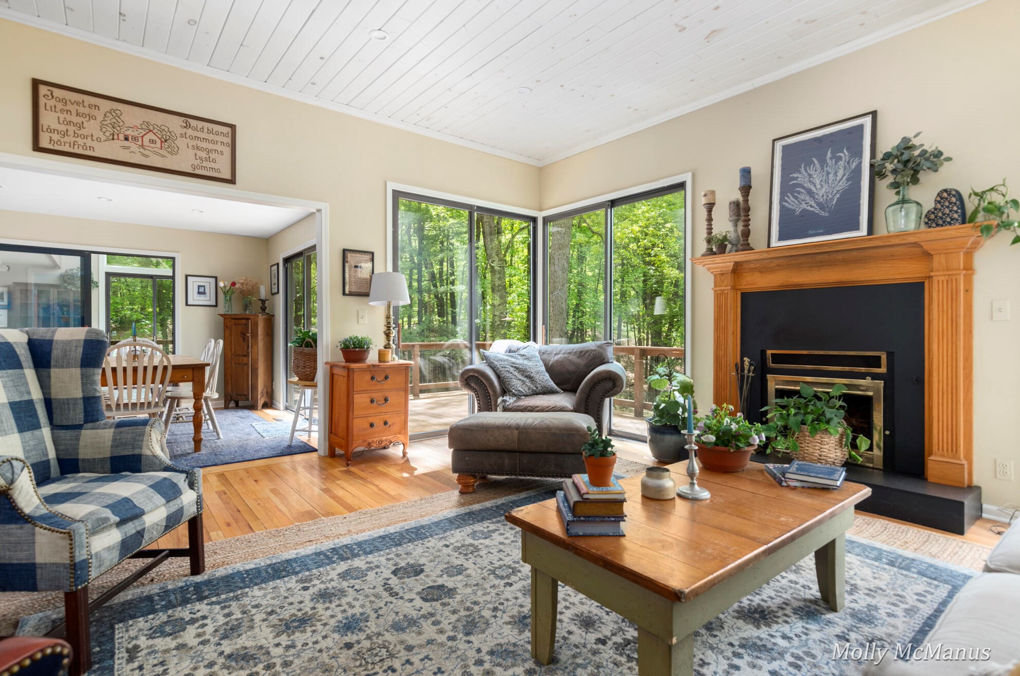 7563 Leonard St, Ada MI 49301-9527 exterior