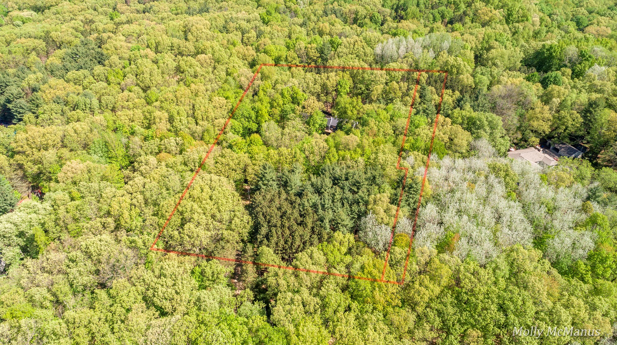 7563 Leonard St, Ada MI 49301-9527 exterior