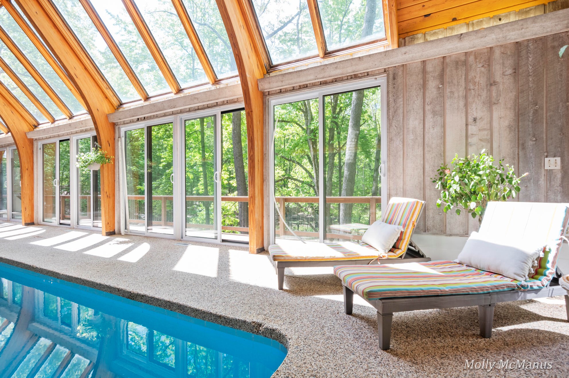 7563 Leonard St, Ada MI 49301-9527 exterior