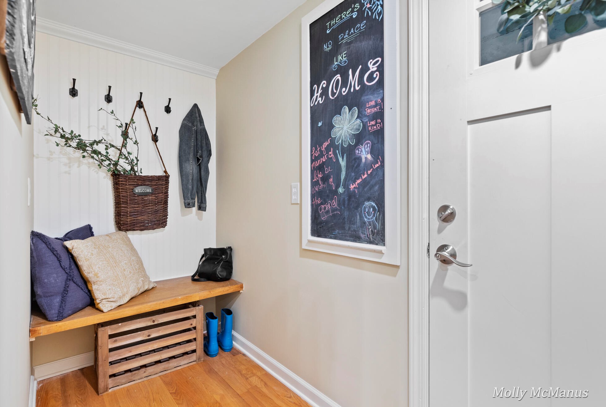 7563 Leonard St, Ada MI 49301-9527 exterior