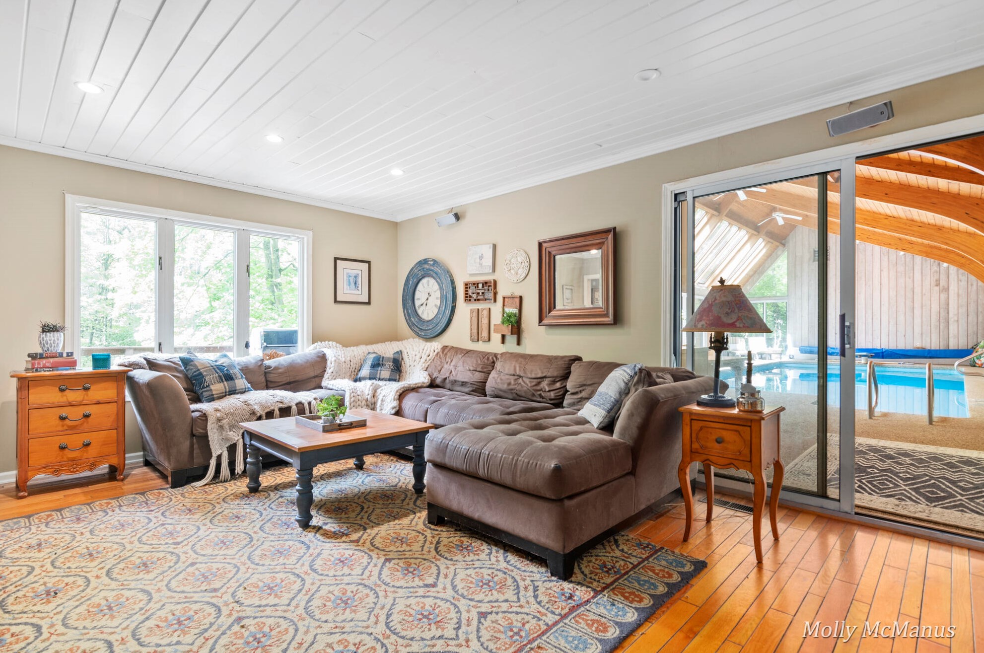 7563 Leonard St, Ada MI 49301-9527 exterior