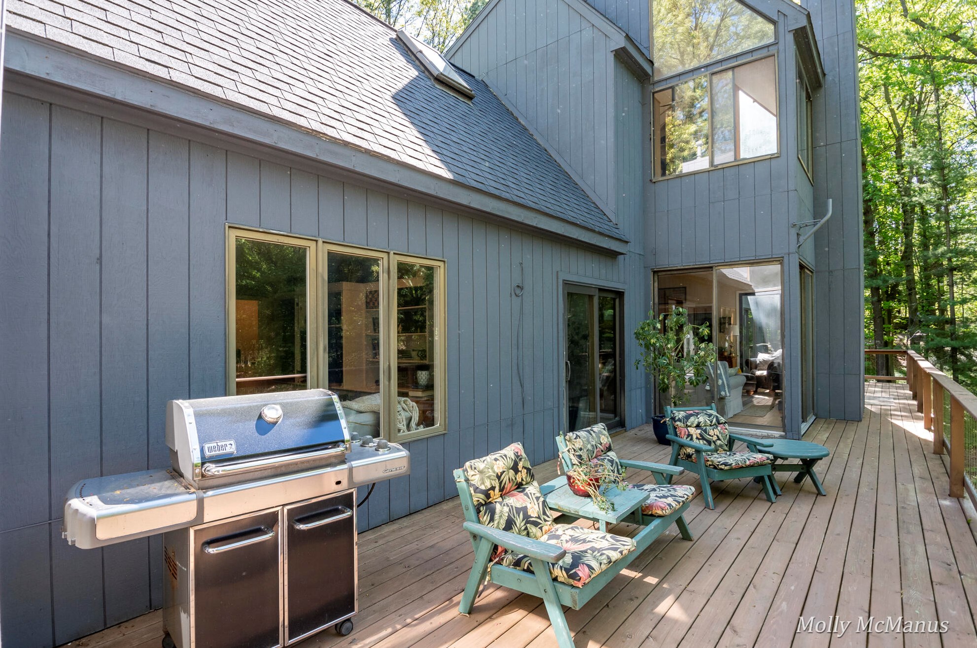 7563 Leonard St, Ada MI 49301-9527 exterior