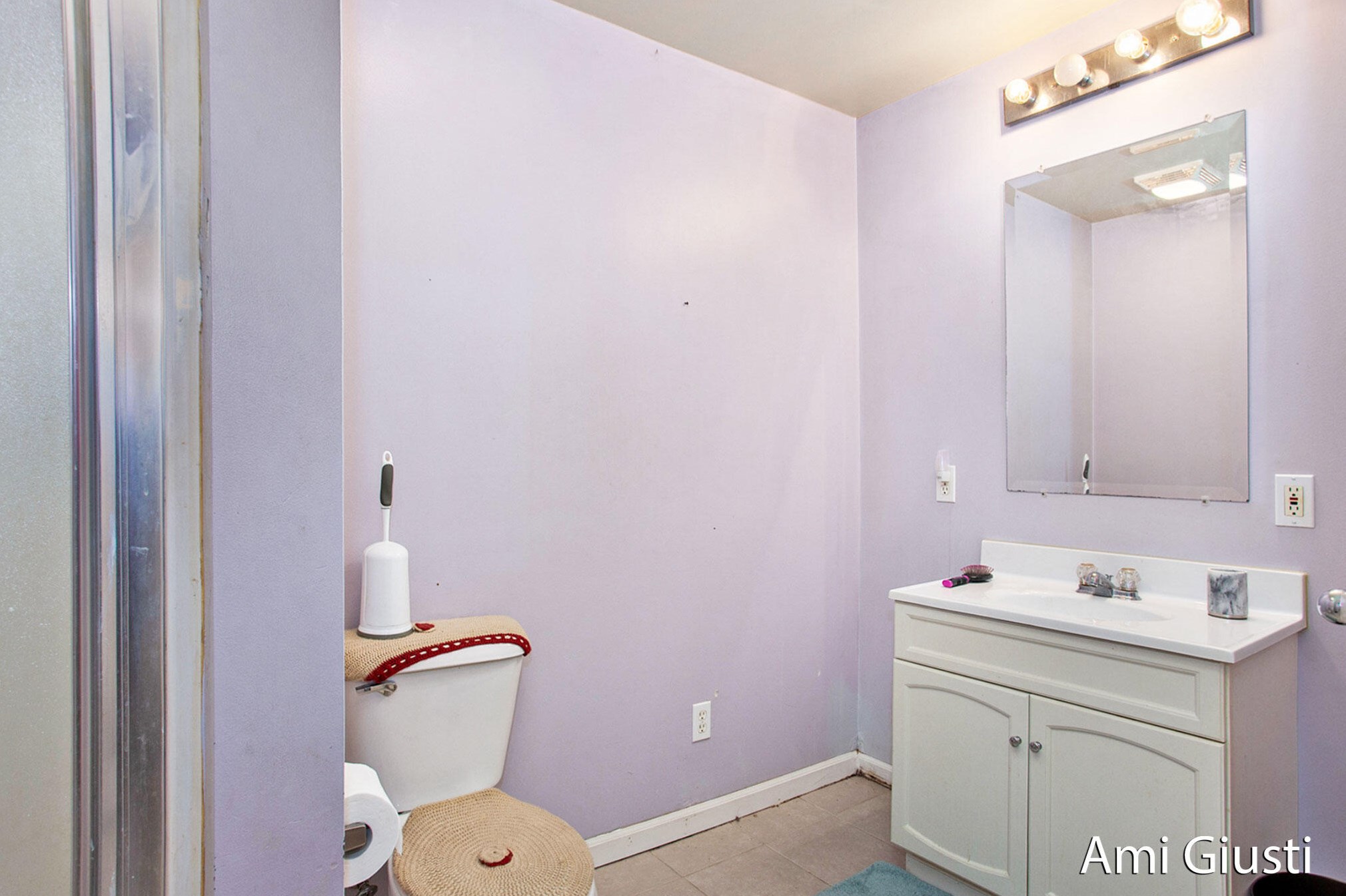 1910 Burton, Grand Rapids MI 49506-4620 exterior