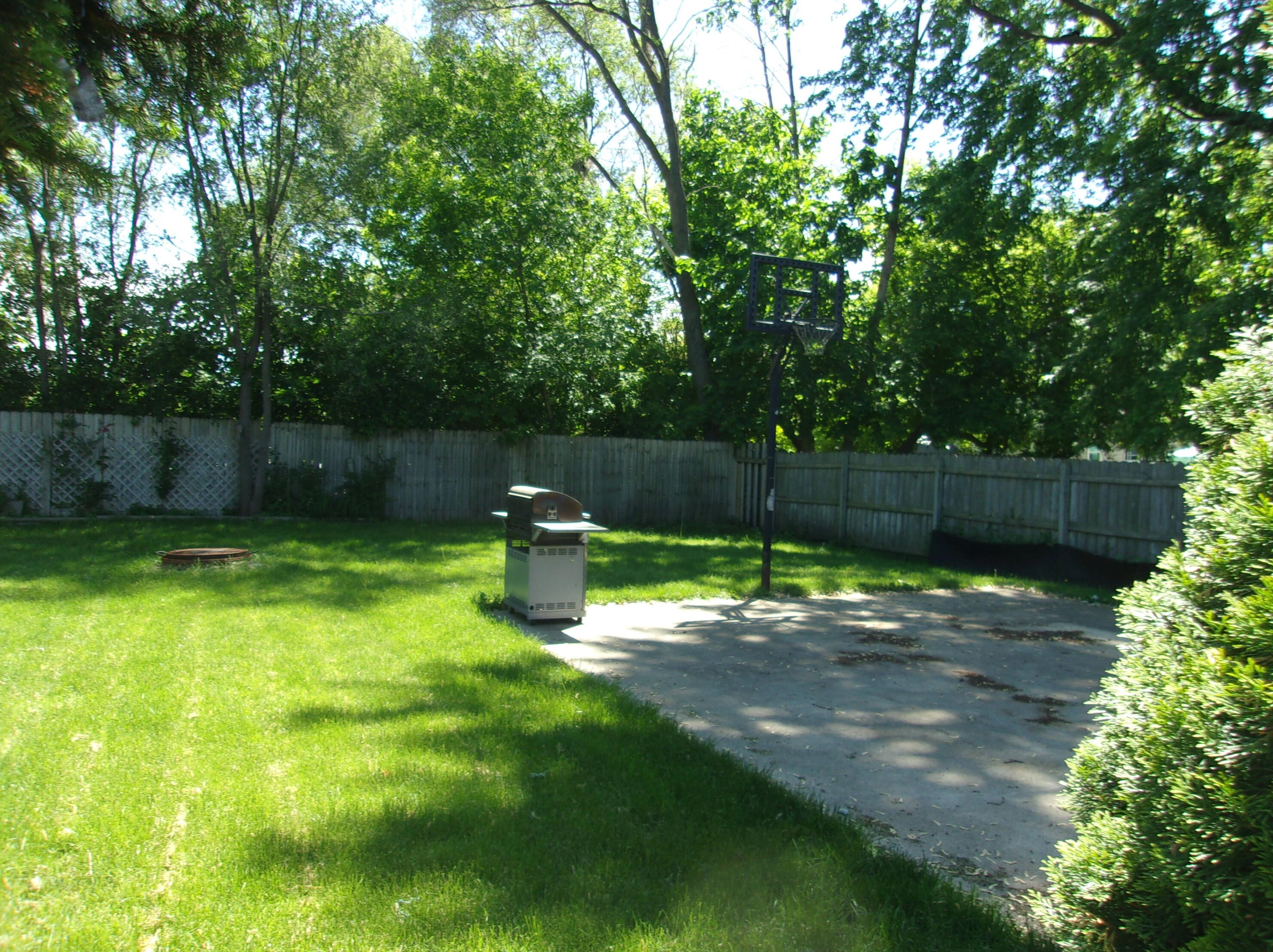 613 Kosciusko St, Stronach MI  49660-3014 exterior