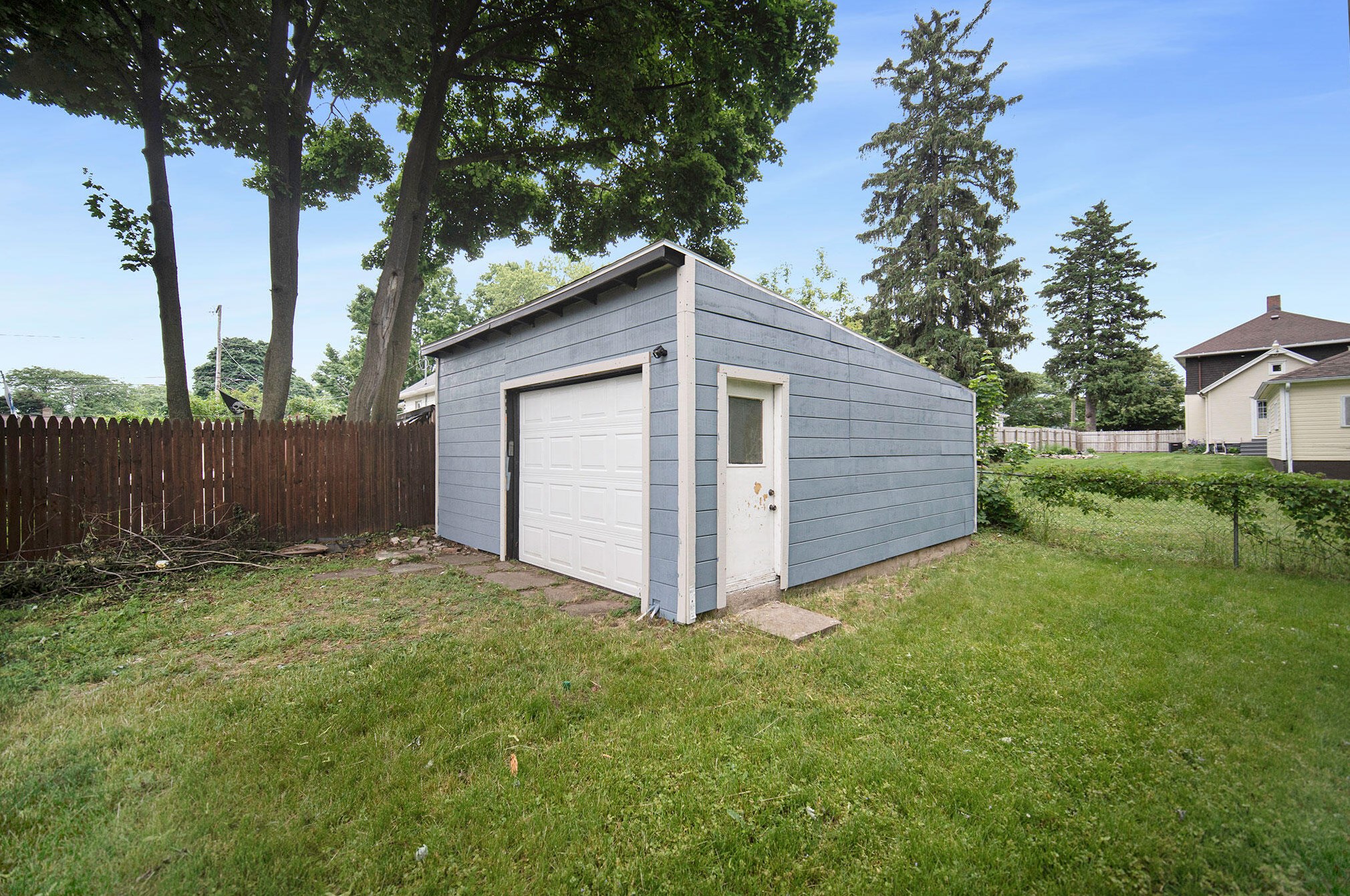 1017 Backus St, Jackson MI  49202-2105 exterior