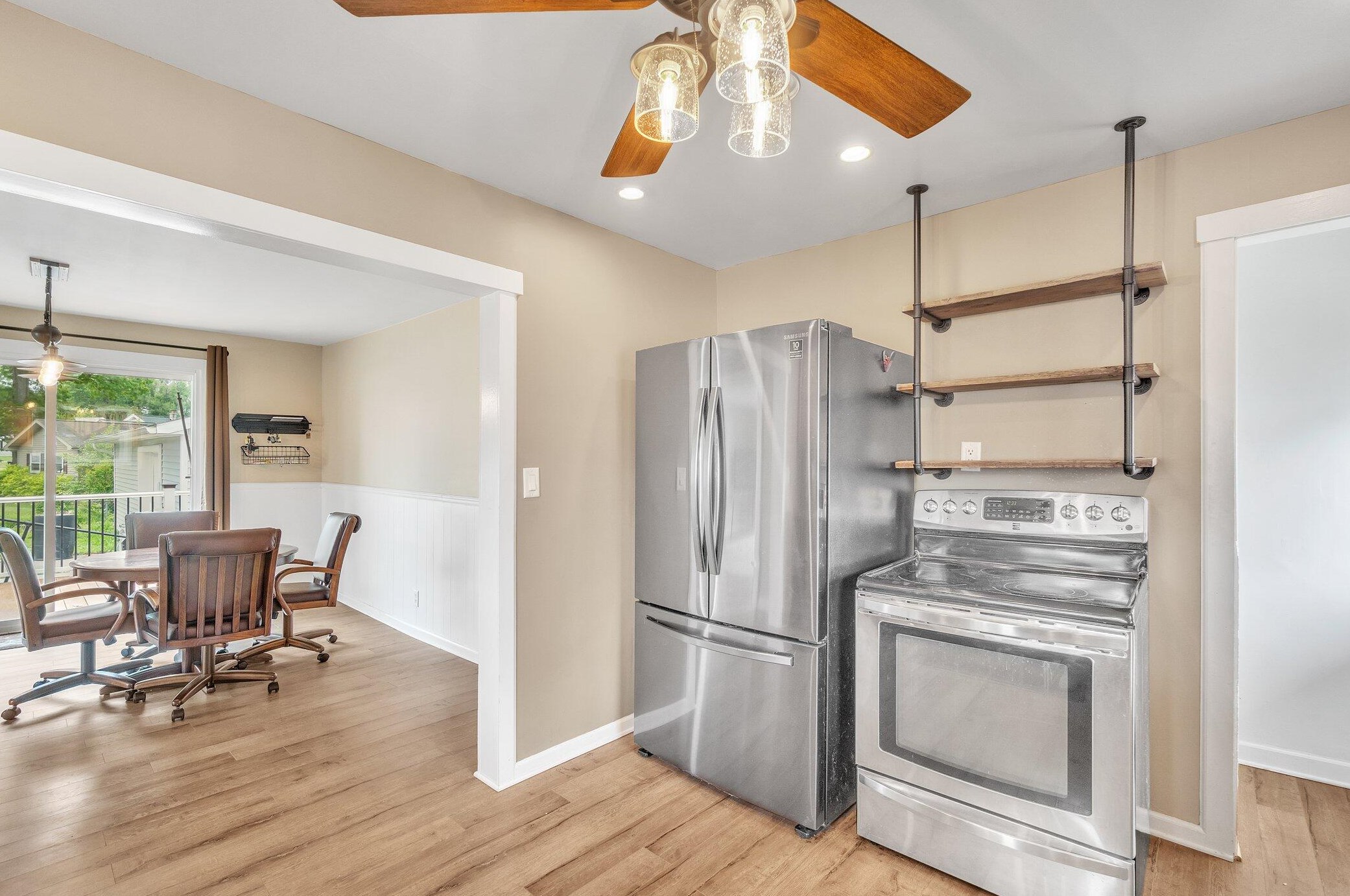 313 Ackerson Lk Dr, Jackson MI 49201-8756 exterior