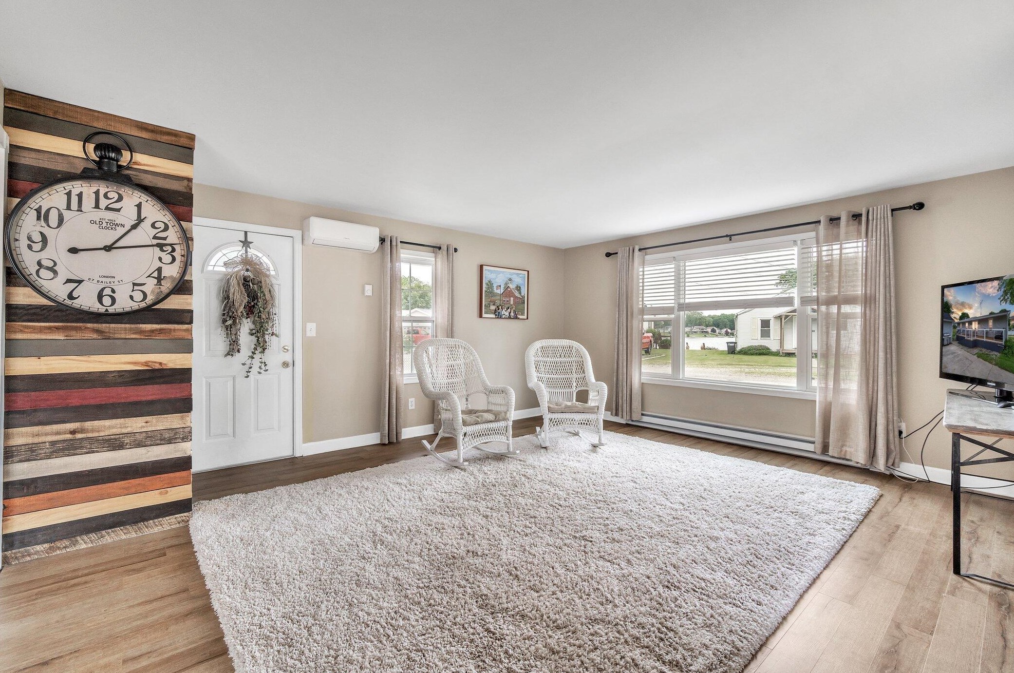 313 Ackerson Lk Dr, Jackson MI 49201-8756 exterior