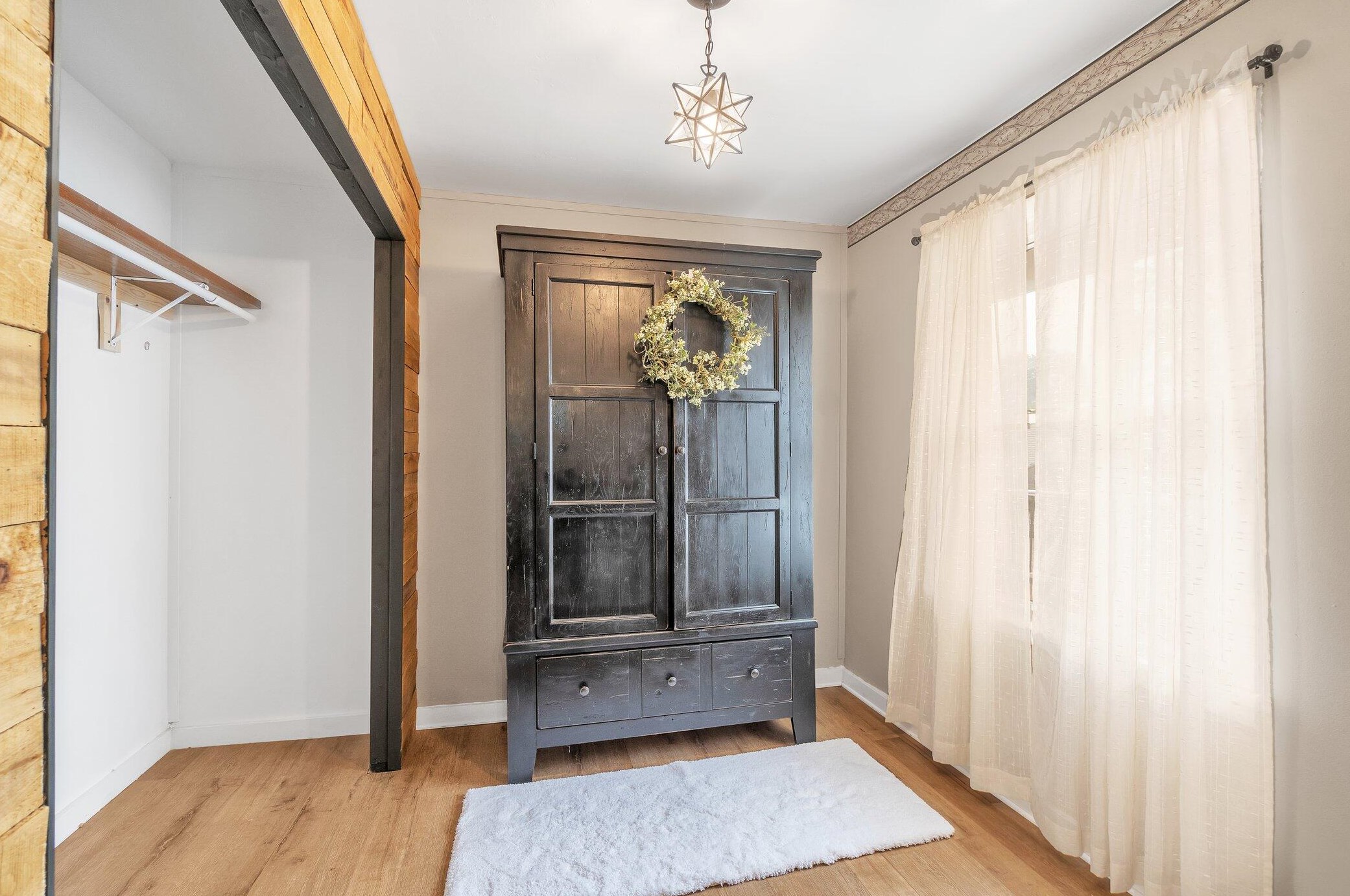 313 Ackerson Lk Dr, Jackson MI 49201-8756 exterior