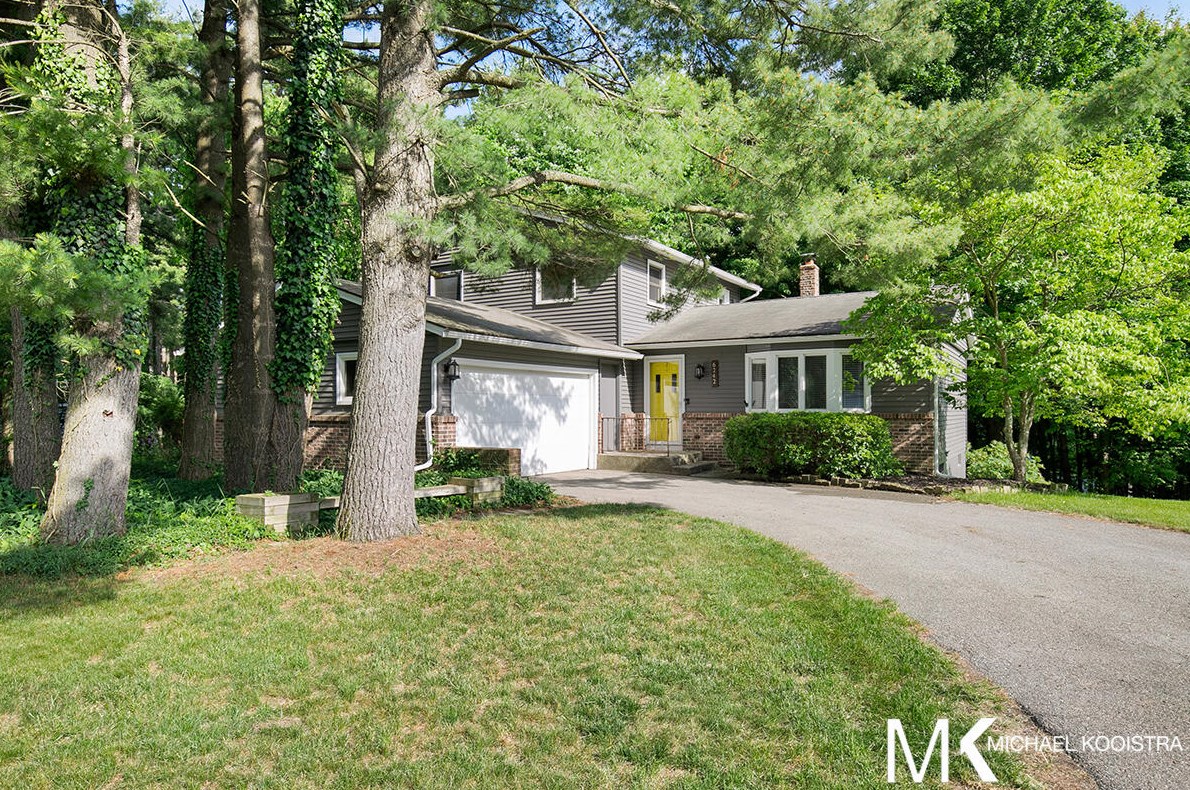 6242 Scotthille Dr, Ada, MI 49301-7808