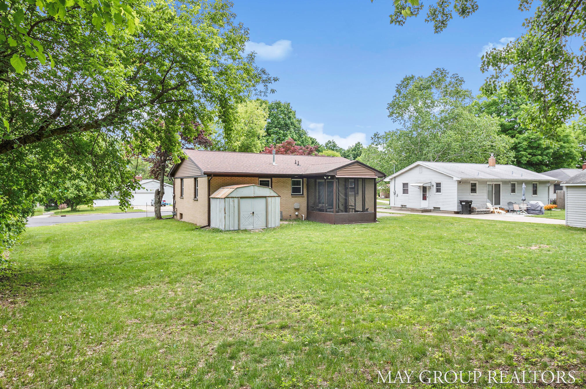 3345 Ipswich Dr, Grand Rapids MI 49544-1649 exterior