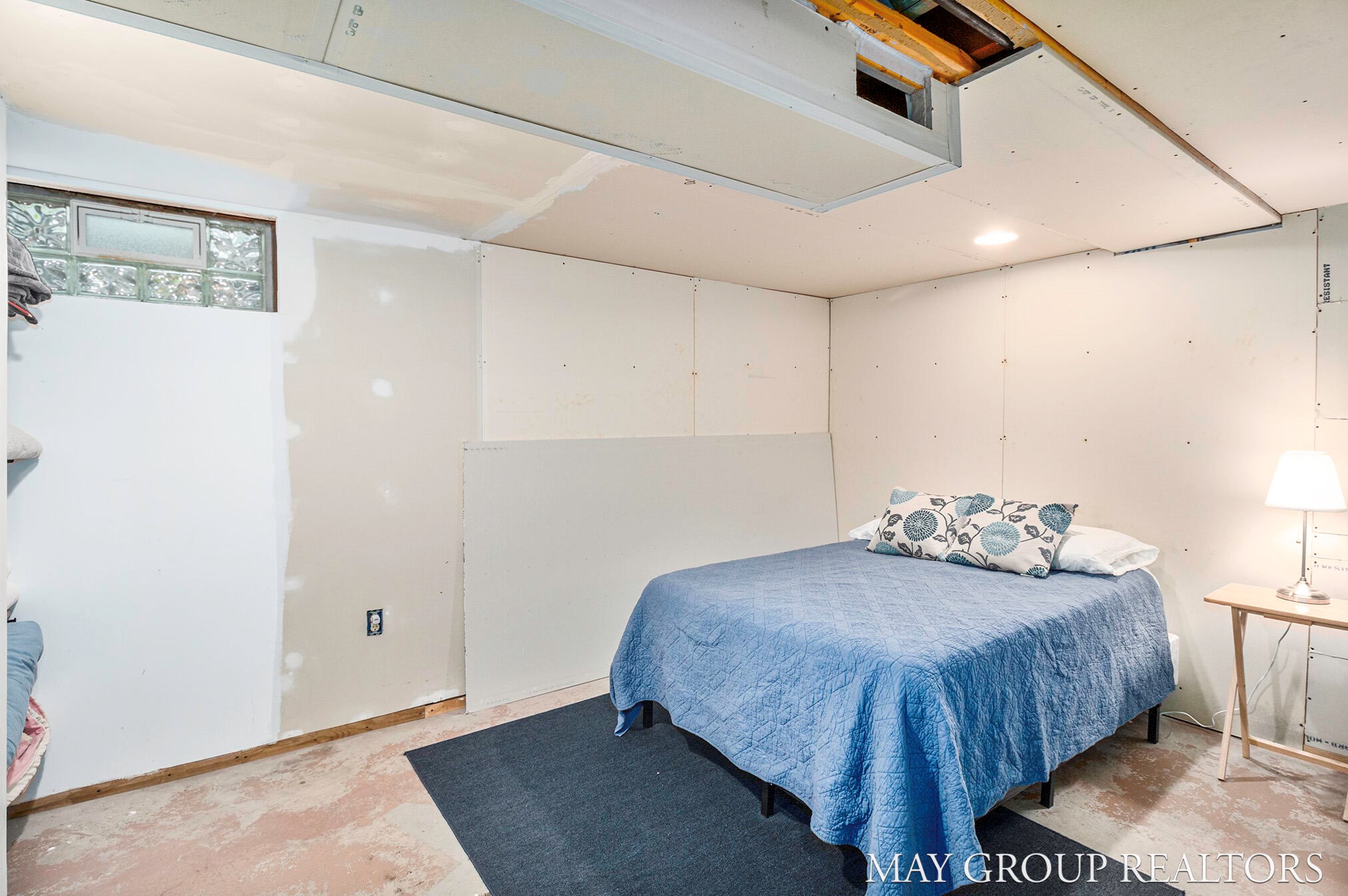 3345 Ipswich Dr, Grand Rapids MI 49544-1649 exterior