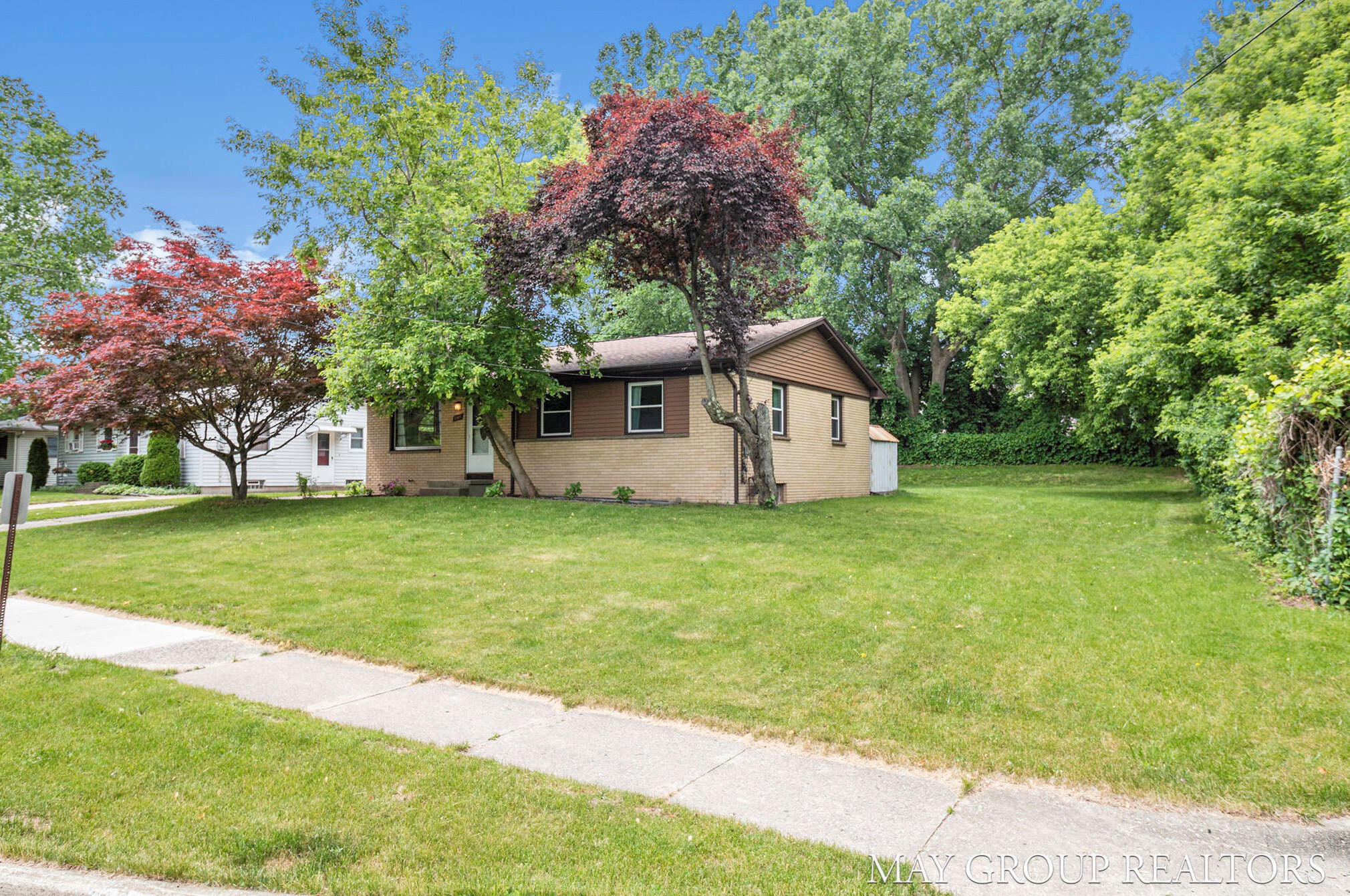 3345 Ipswich Dr, Grand Rapids MI 49544-1649 exterior