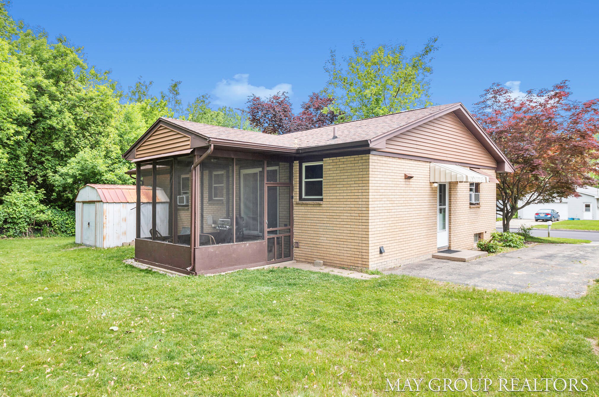 3345 Ipswich Dr, Grand Rapids MI 49544-1649 exterior