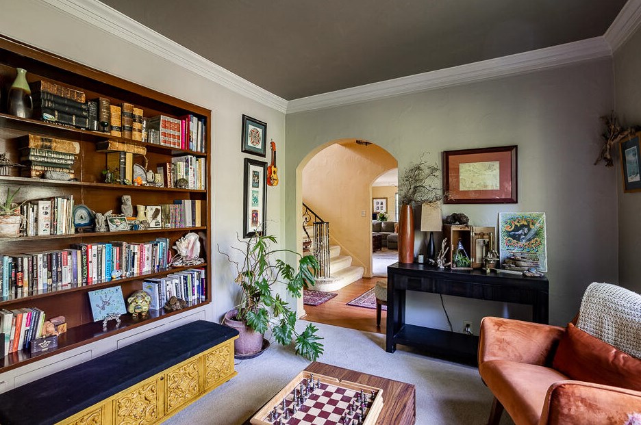 1815 Glen Dr, Jackson, MI 49203-3820