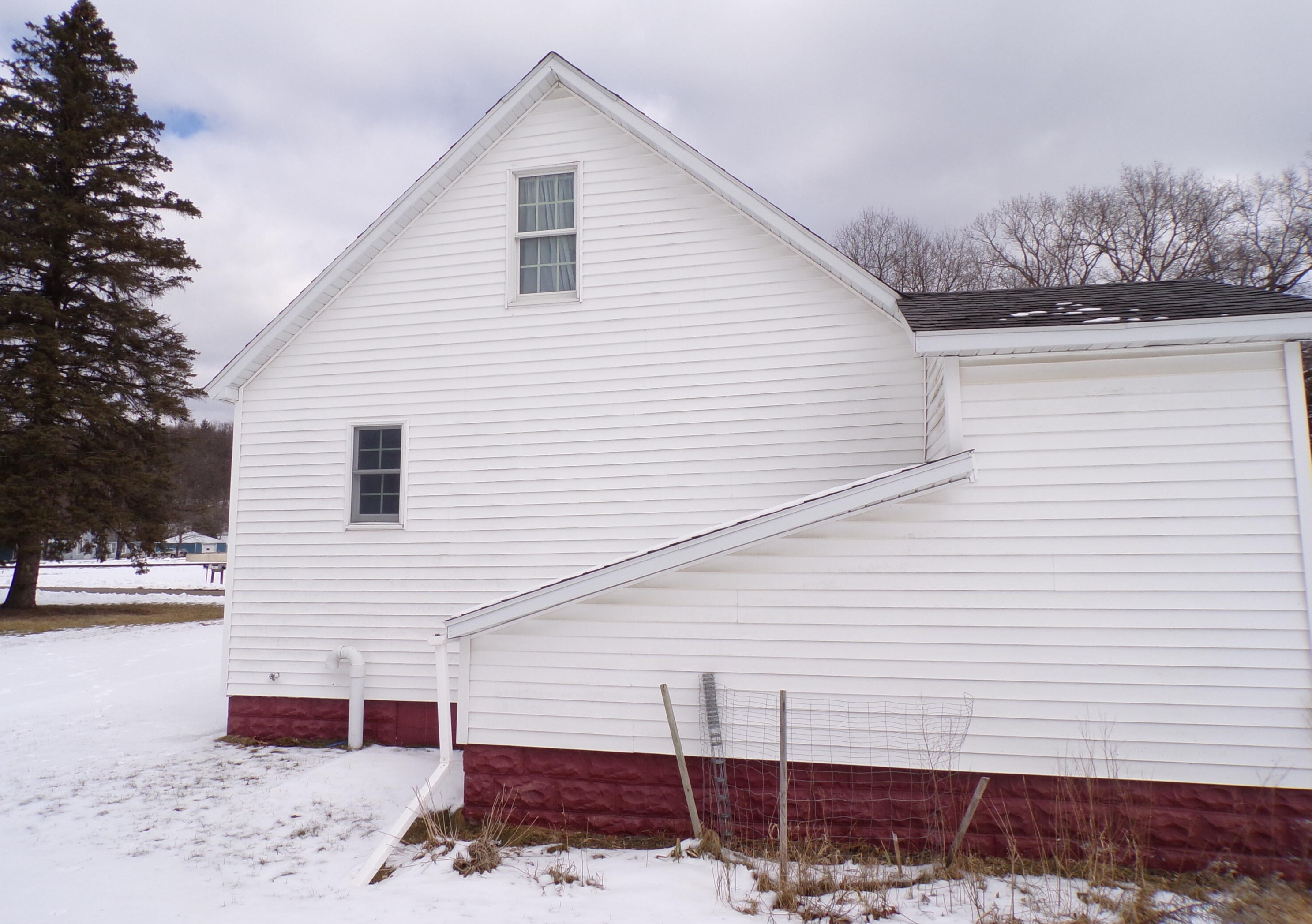 2368 Main St, Stronach, MI 49660-9415