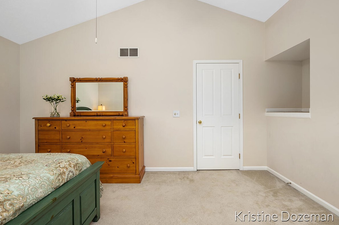 1636 Northbend Dr, Grand Rapids MI 49505-3906 exterior