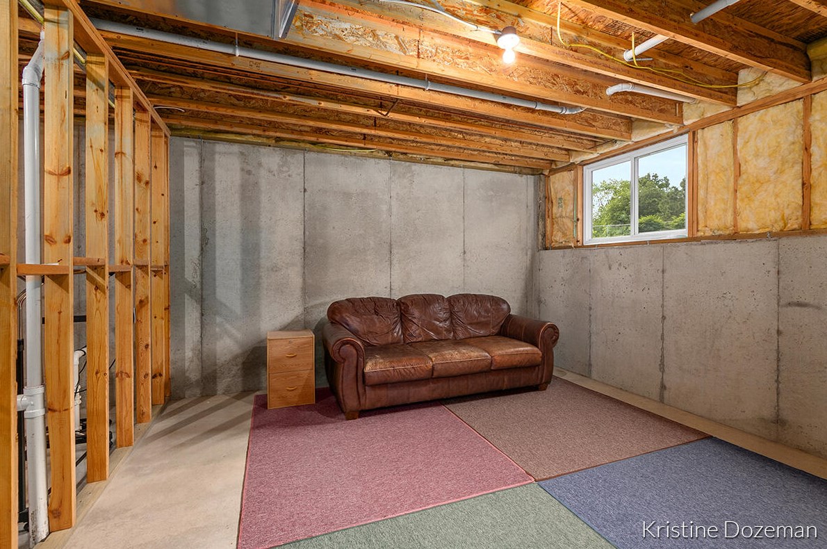 1636 Northbend Dr, Grand Rapids MI 49505-3906 exterior