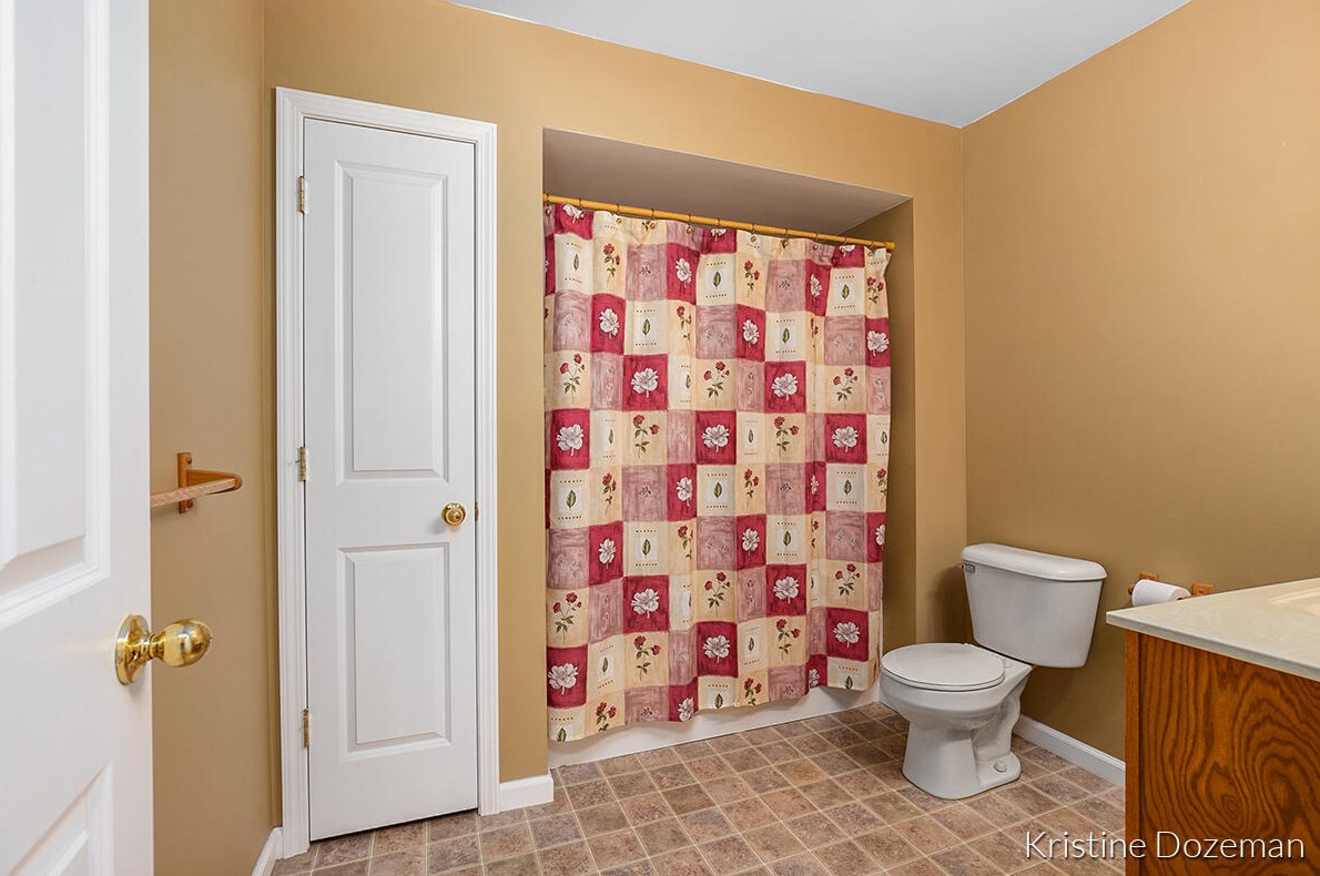 1636 Northbend Dr, Grand Rapids MI 49505-3906 exterior