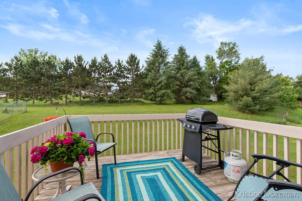 1636 Northbend Dr, Grand Rapids MI  49505-3906 exterior