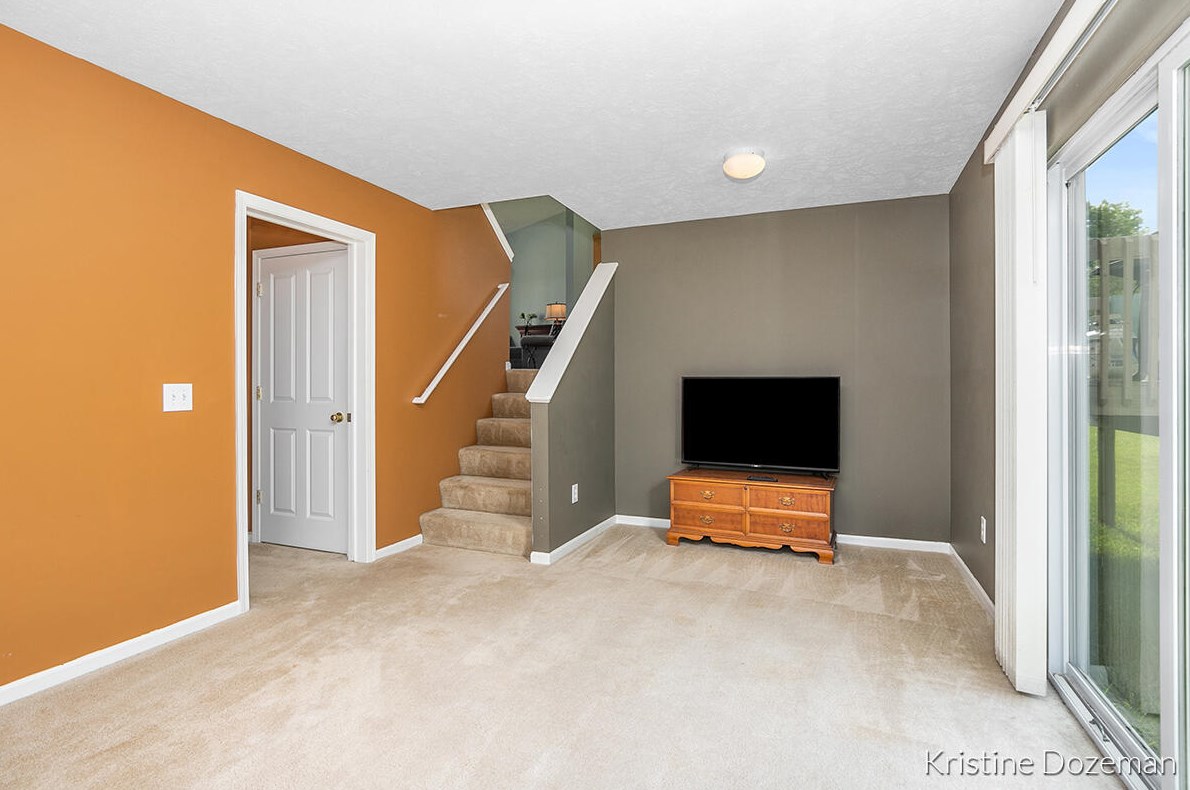 1636 Northbend Dr, Grand Rapids MI 49505-3906 exterior