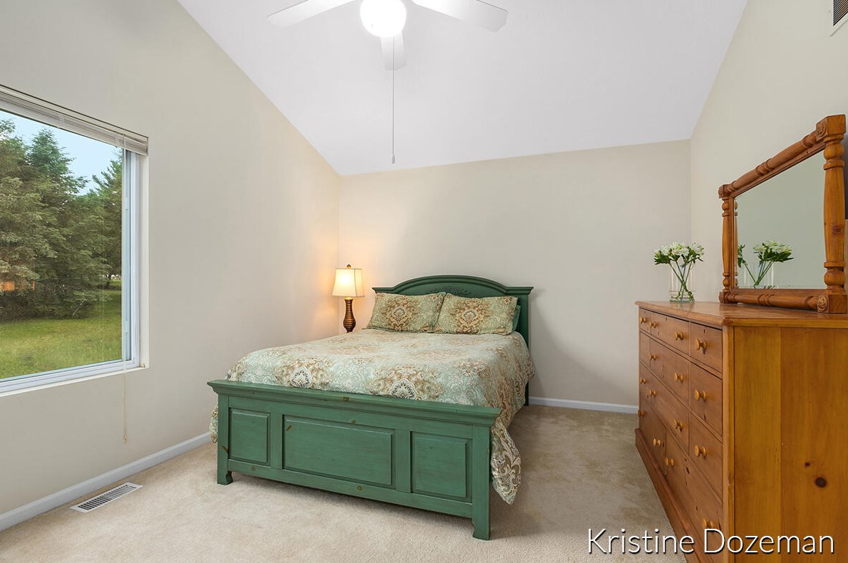 1636 Northbend Dr, Grand Rapids MI 49505-3906 exterior