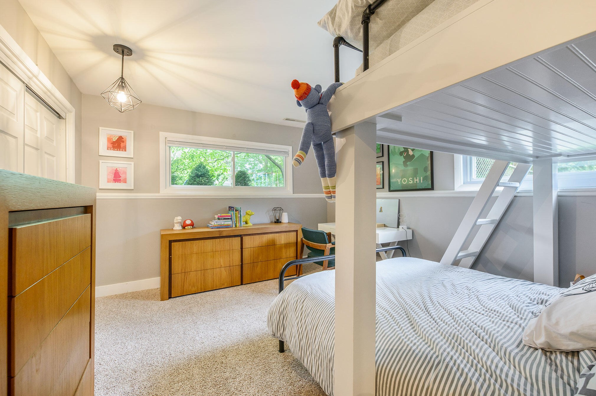 7215 Thorncrest Dr, Grand Rapids MI 49546-7359 exterior