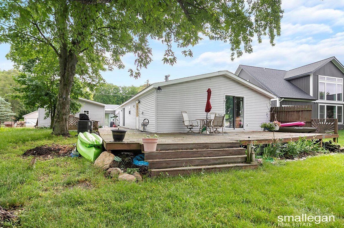 12925 Vly Dr, Wayland MI 49348-9317 exterior