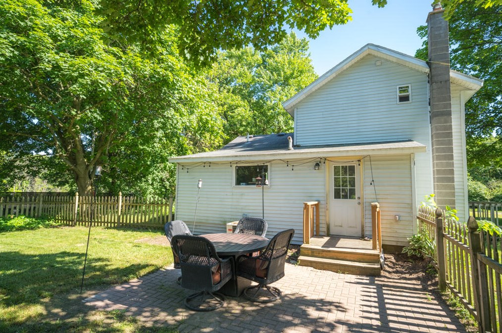 8532 Q Ave, Mattawan, MI 49071-9417