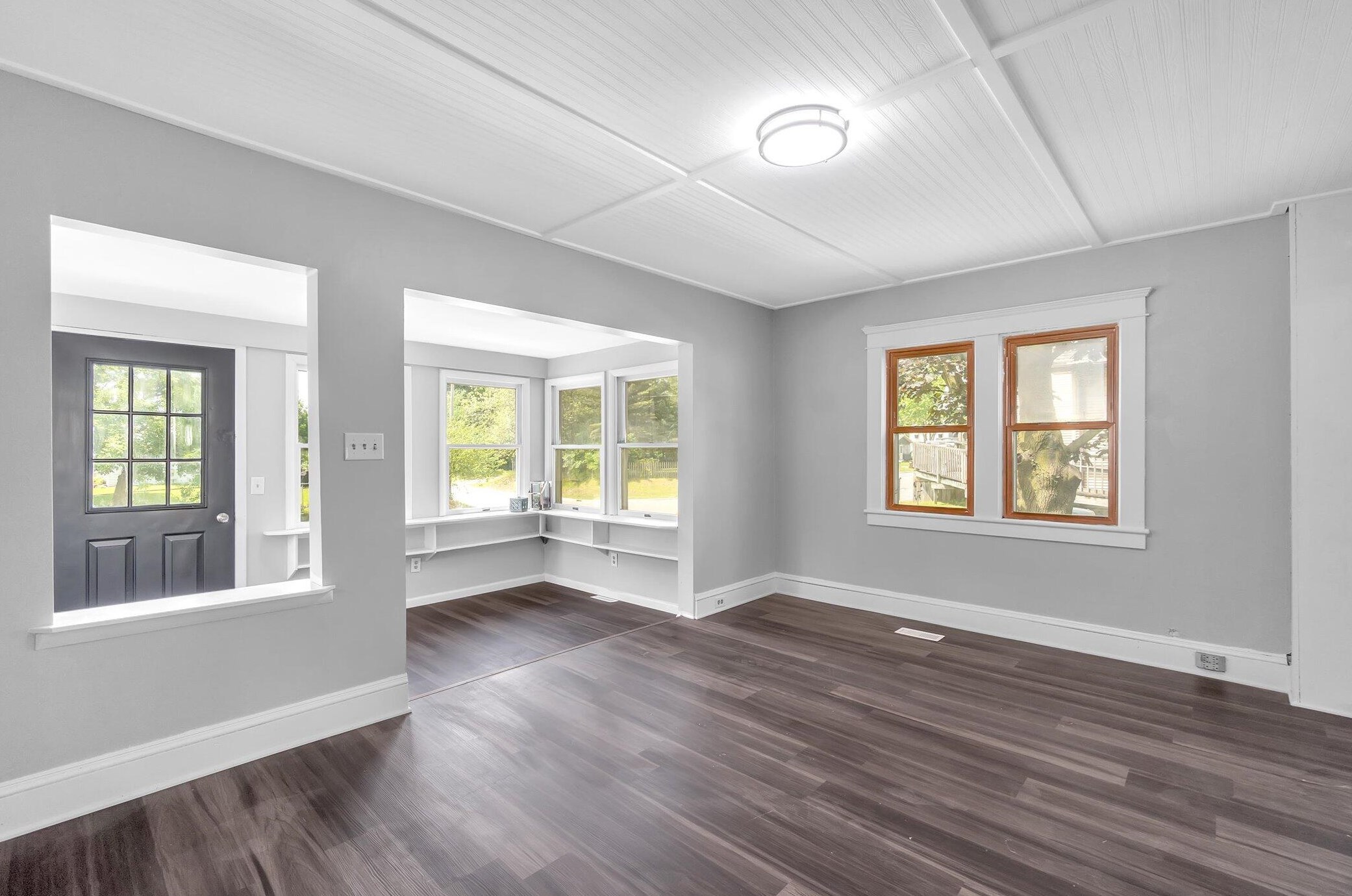 504 Mcdevitt Ave, Jackson MI  49203-5842 exterior