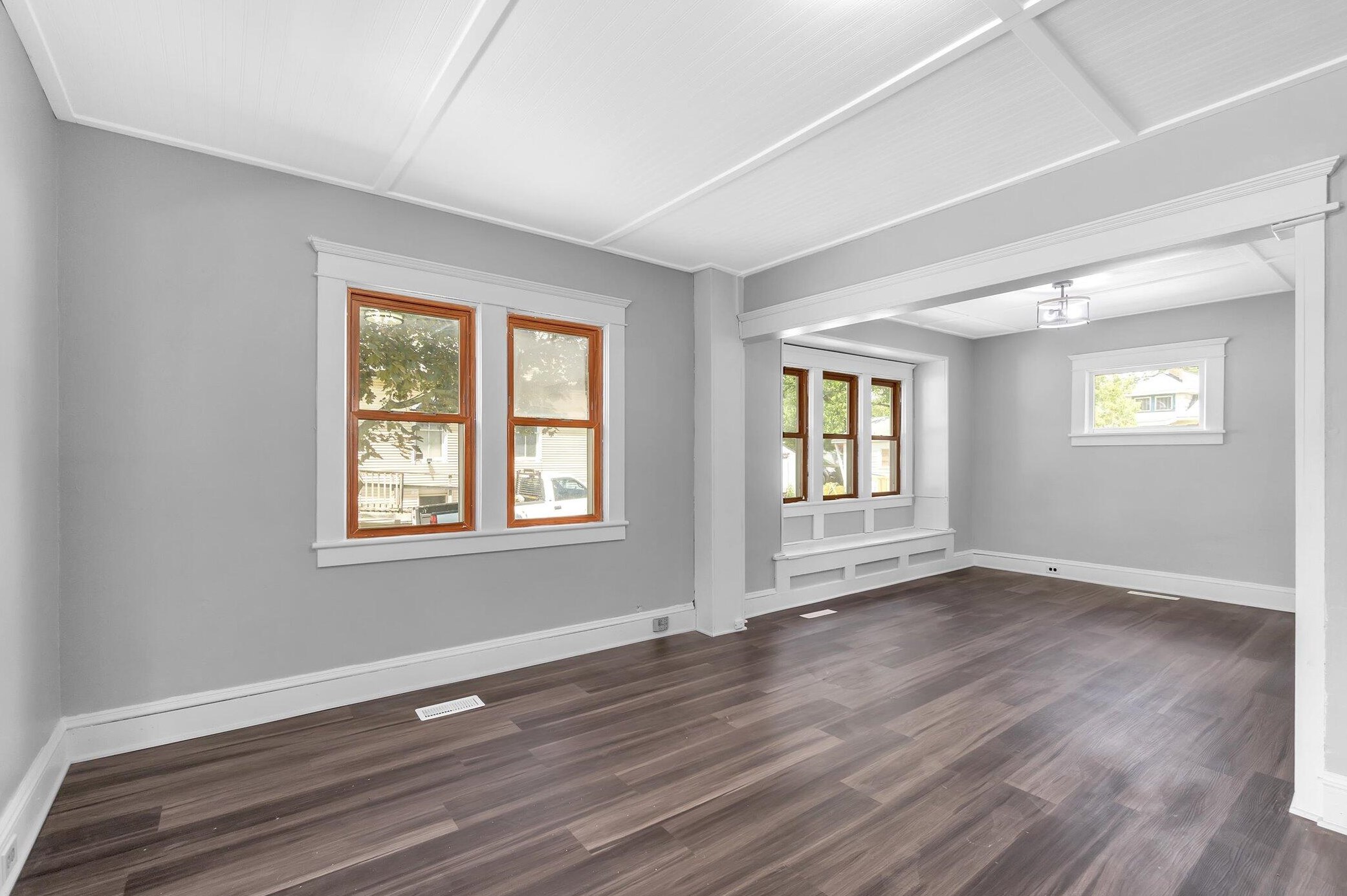 504 Mcdevitt Ave, Jackson MI  49203-5842 exterior