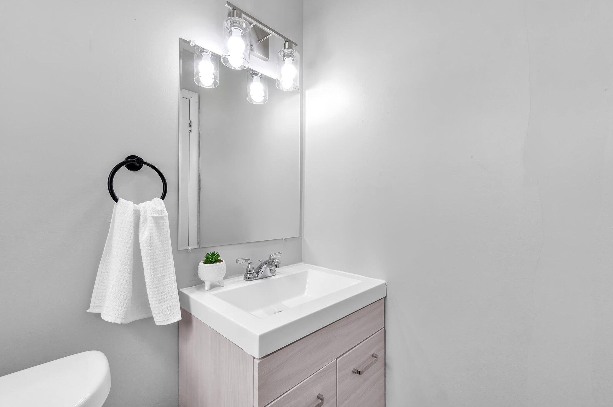 504 Mcdevitt Ave, Jackson MI  49203-5842 exterior