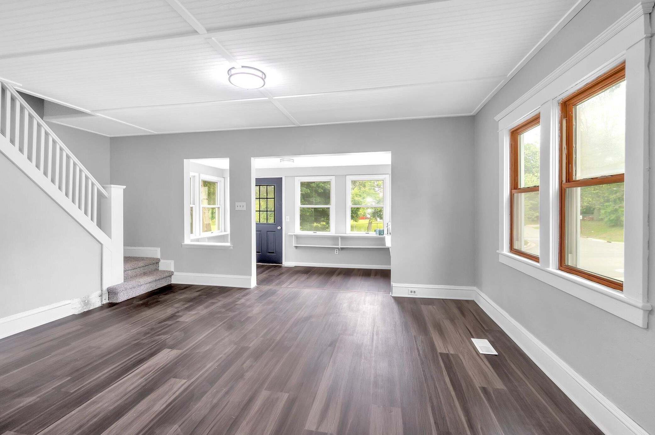 504 Mcdevitt Ave, Jackson MI  49203-5842 exterior