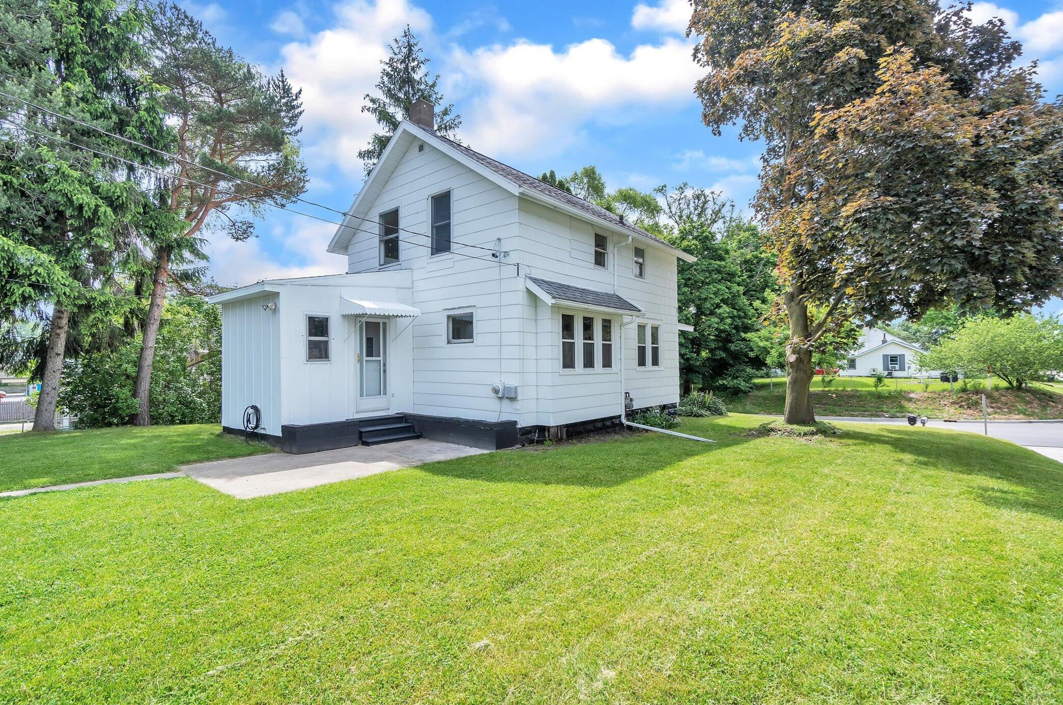 504 Mcdevitt Ave, Jackson MI  49203-5842 exterior