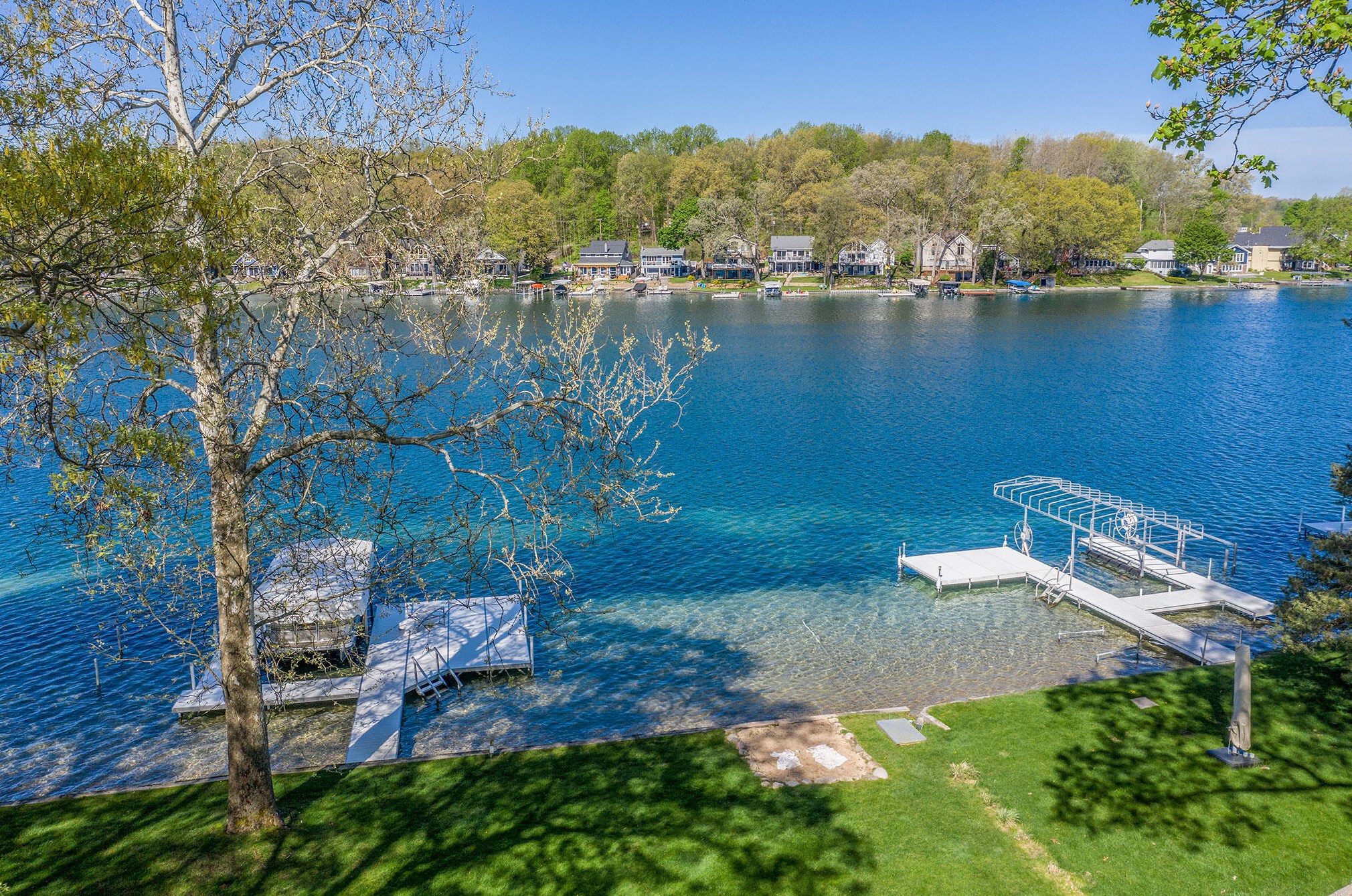 540 E Gull Lake Dr, Augusta, MI 49012