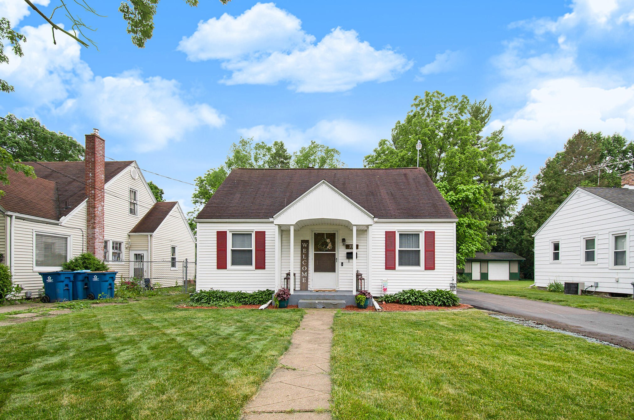 330 Pleasantview Dr, Battle Creek, MI 49017-4617