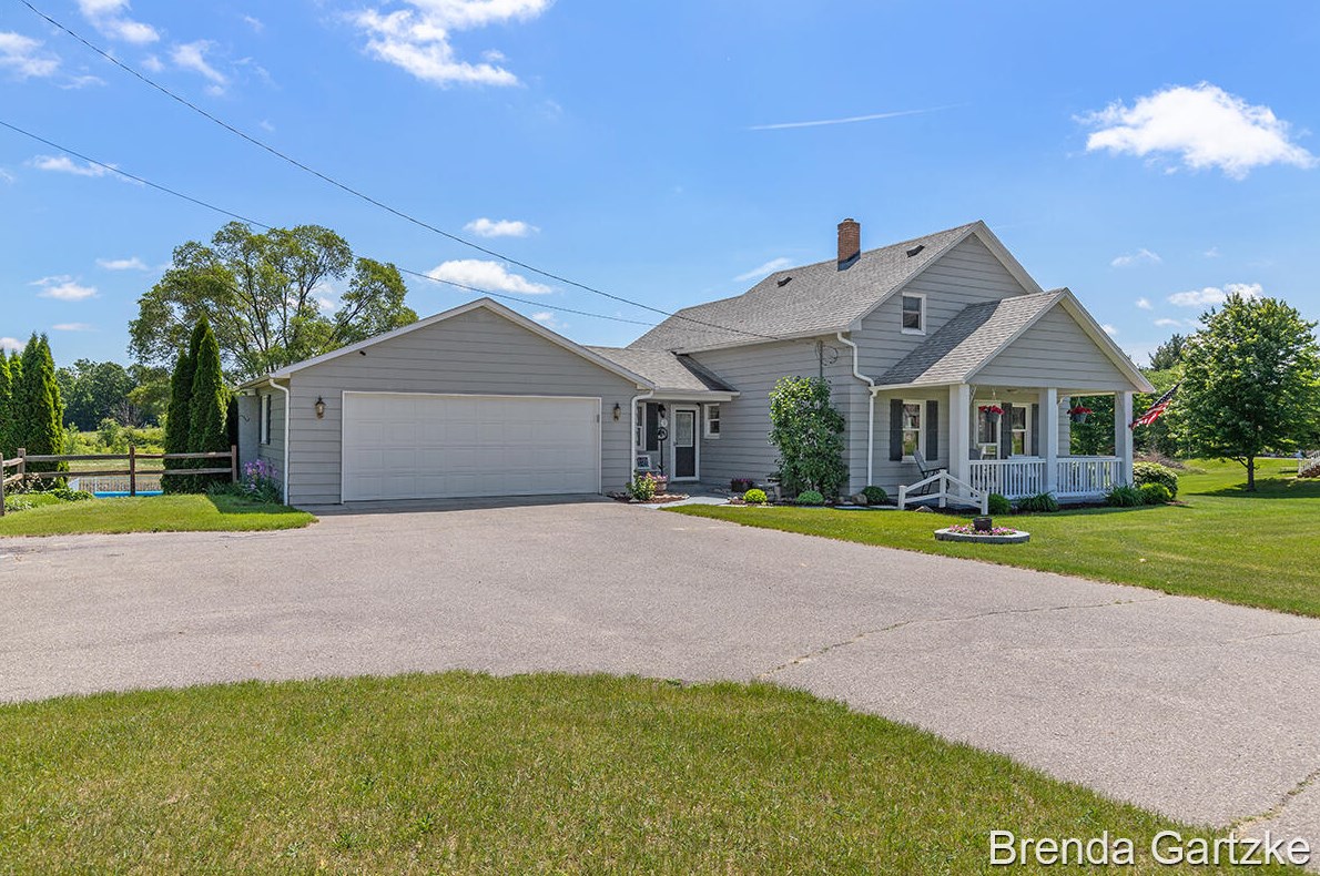 4054 Baumhoff Ave Nw, Comstock Park, MI 49321