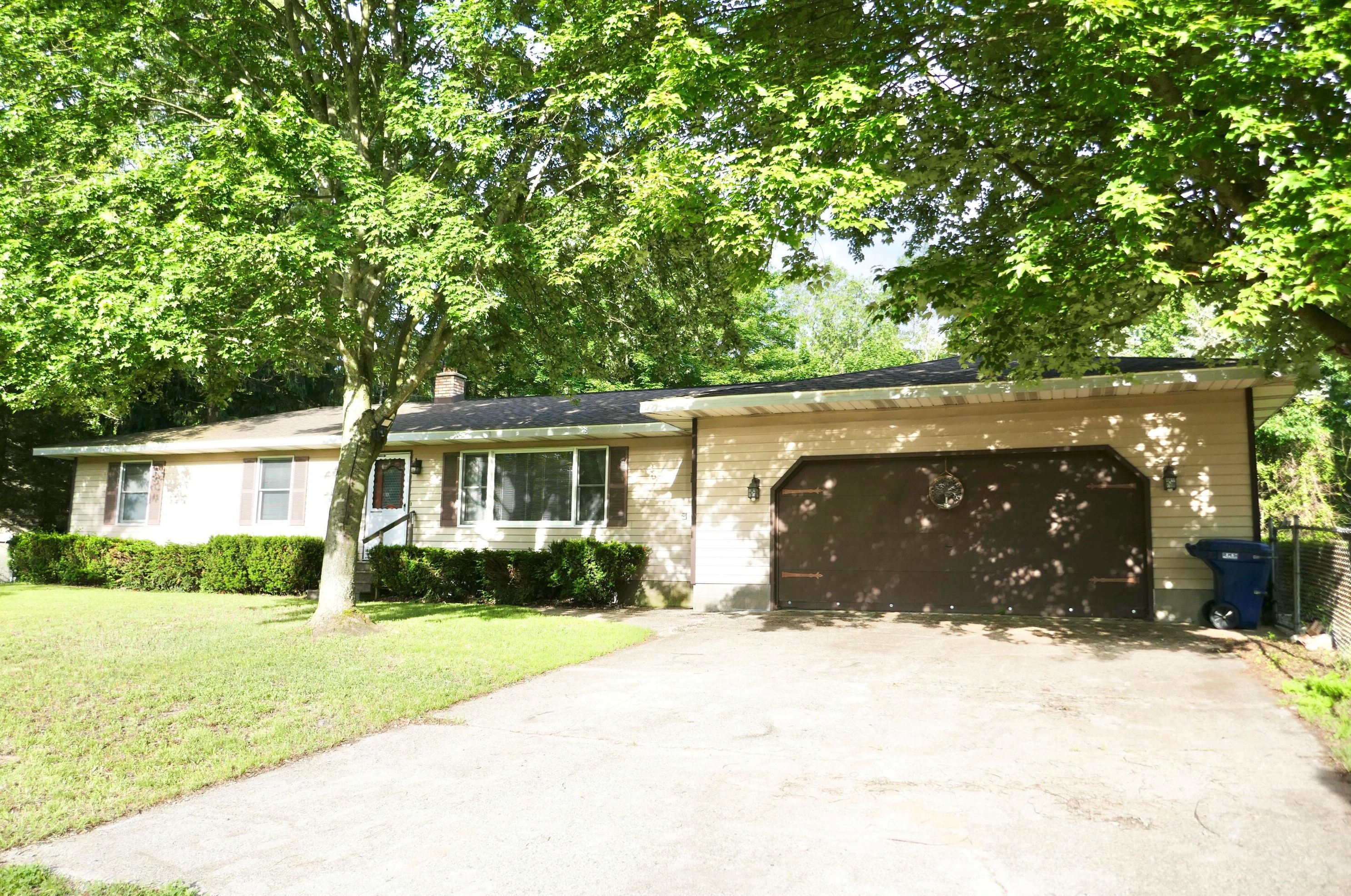 4661 Sheridan Dr, Meskegon MI 49442-6236 exterior