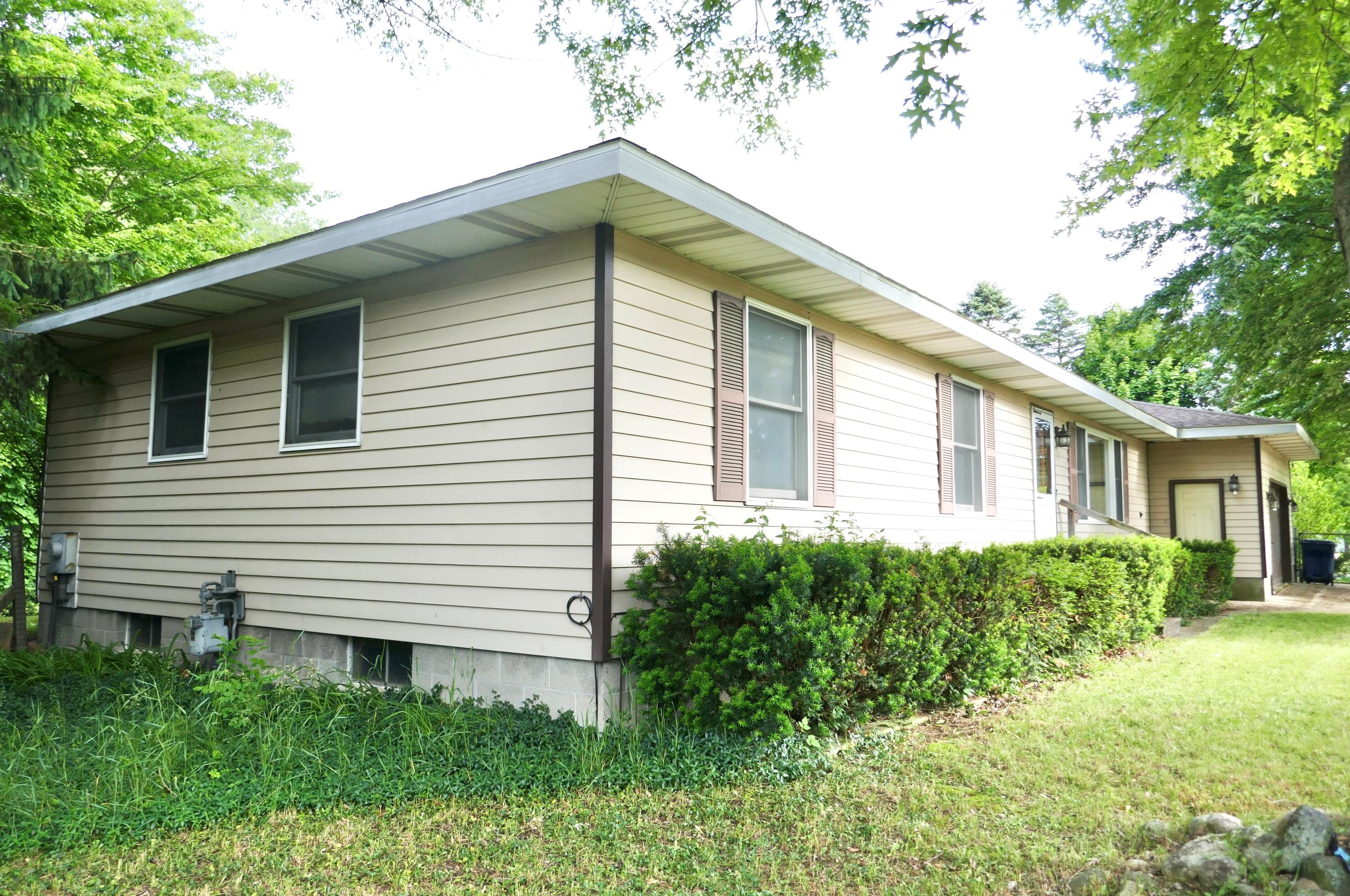 4661 Sheridan Dr, Meskegon MI 49442-6236 exterior