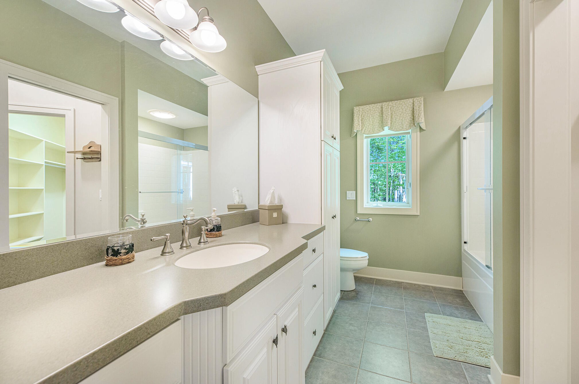 622 Steketee Rd, Ada MI 49301-8765 exterior