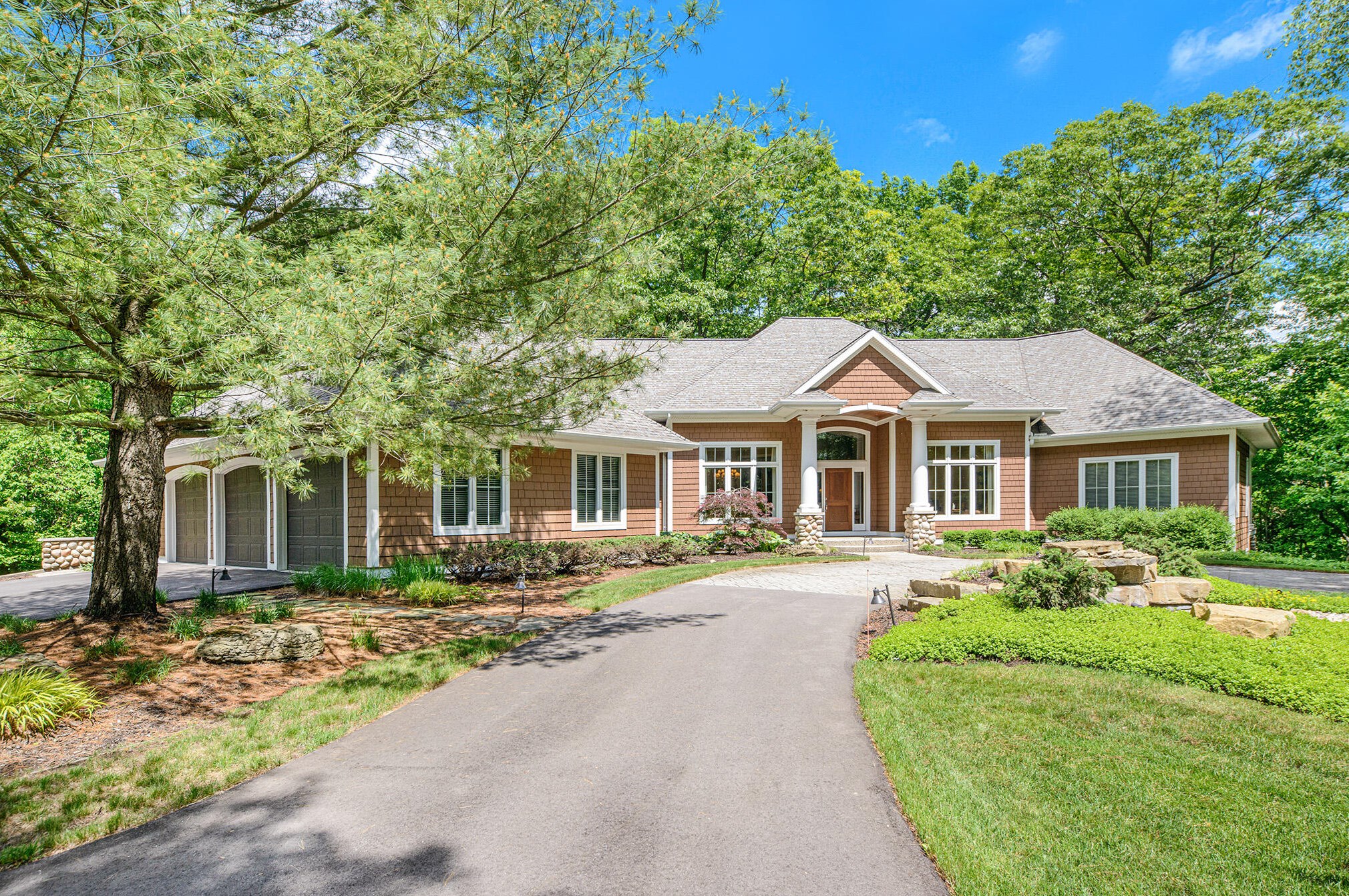 622 Steketee Rd, Ada, MI 49301-9507