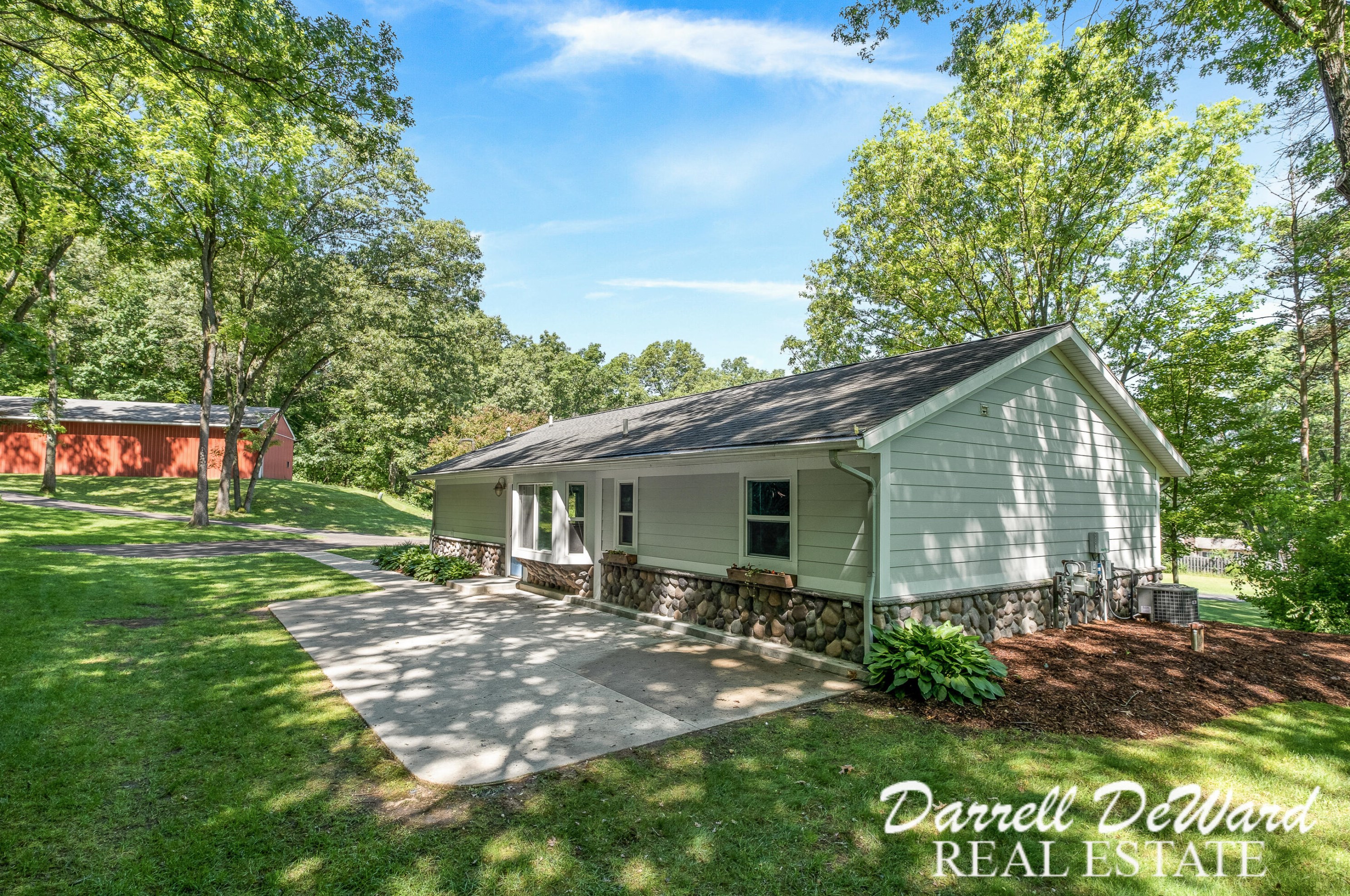 5063 Grand River Dr Ne, Grand Rapids, MI 49525