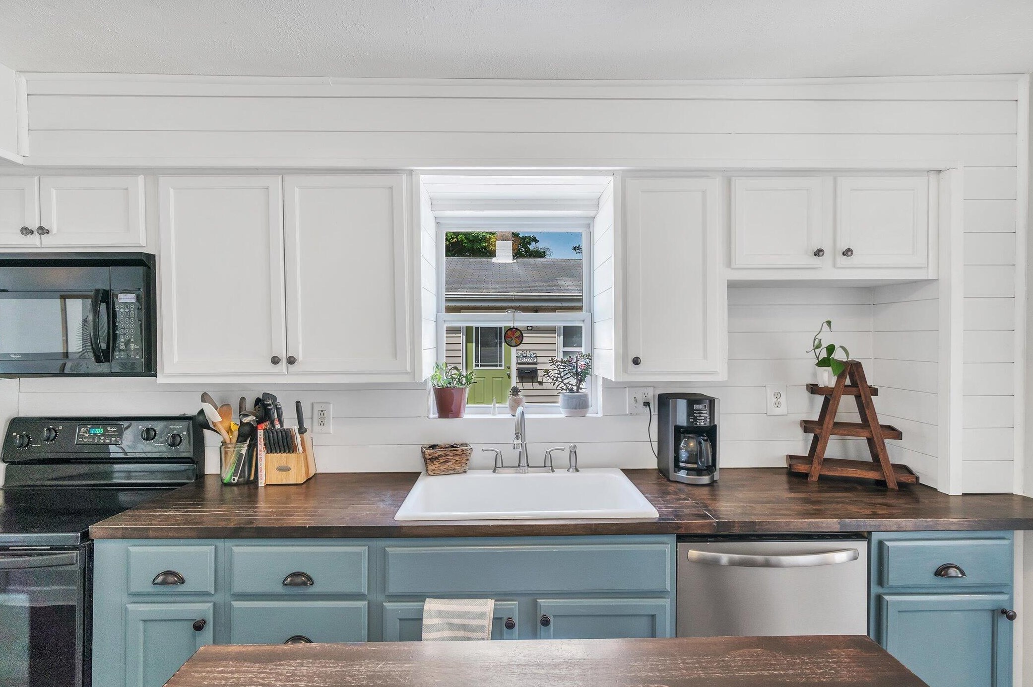 159 Olmstead St, Sparta MI  49345-1123 exterior