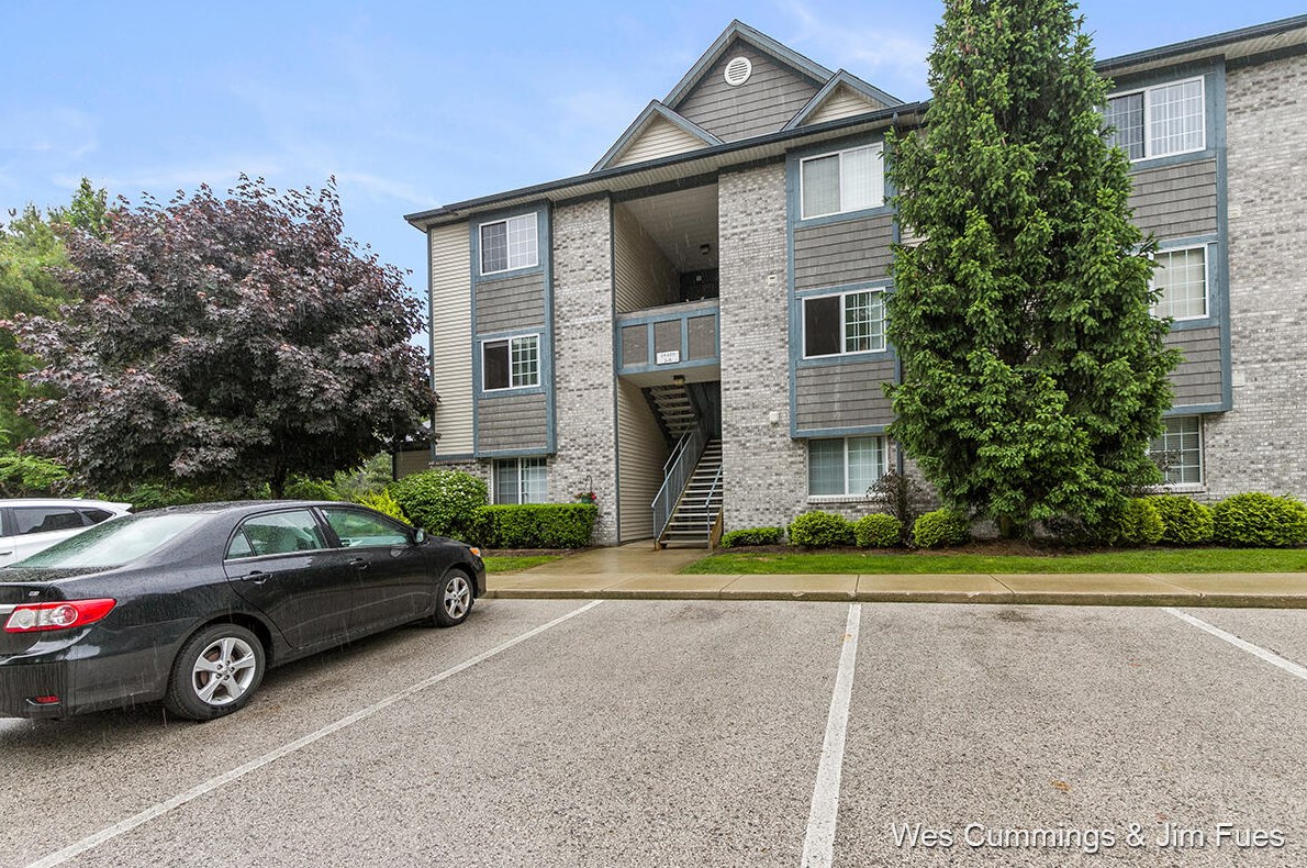 18400 N Ridge Ct, Spring Lake, MI 49456