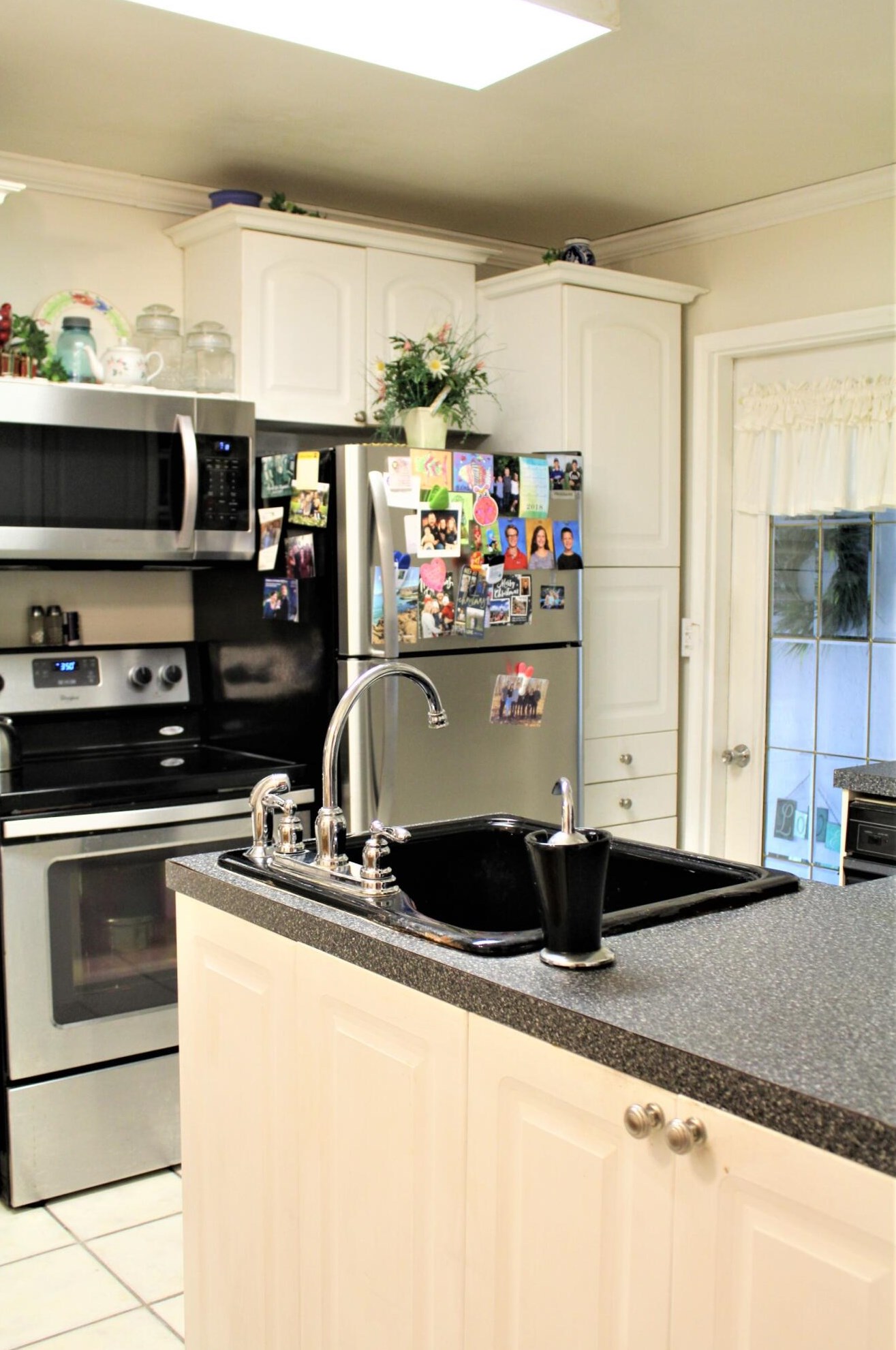 534 E Savidge St, Spring Lake, MI 49456