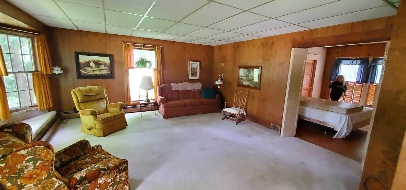 3594 Walker Ave, Grand Rapids MI  49544-9778 exterior